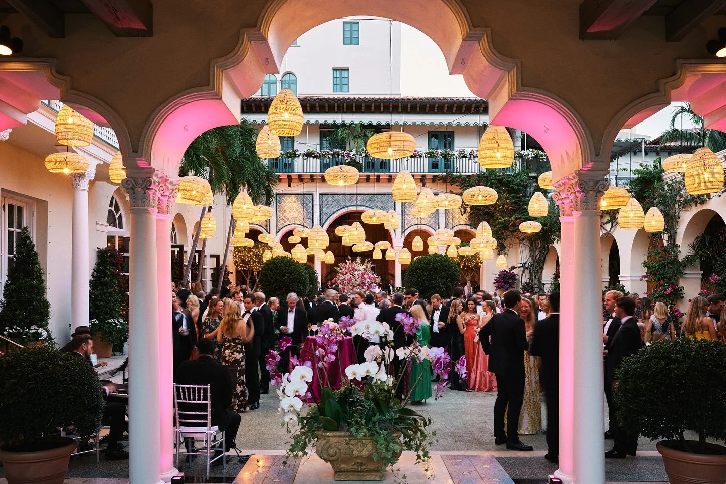 Beauty at scale.
Precision behind the scenes.
The couple in every detail.