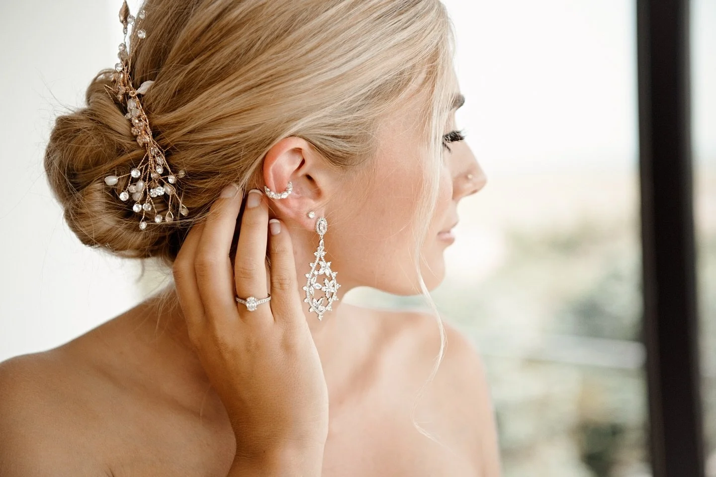A hand on a shoulder, the glint of a ring, the way a dress moves in the light.

The smallest details often hold the most love.

Photo: @dagphotog
Bouquet: @lewismillerdesign
Bridal Stylist: @maisiekatestyle
Green gown: @cristinaottaviano