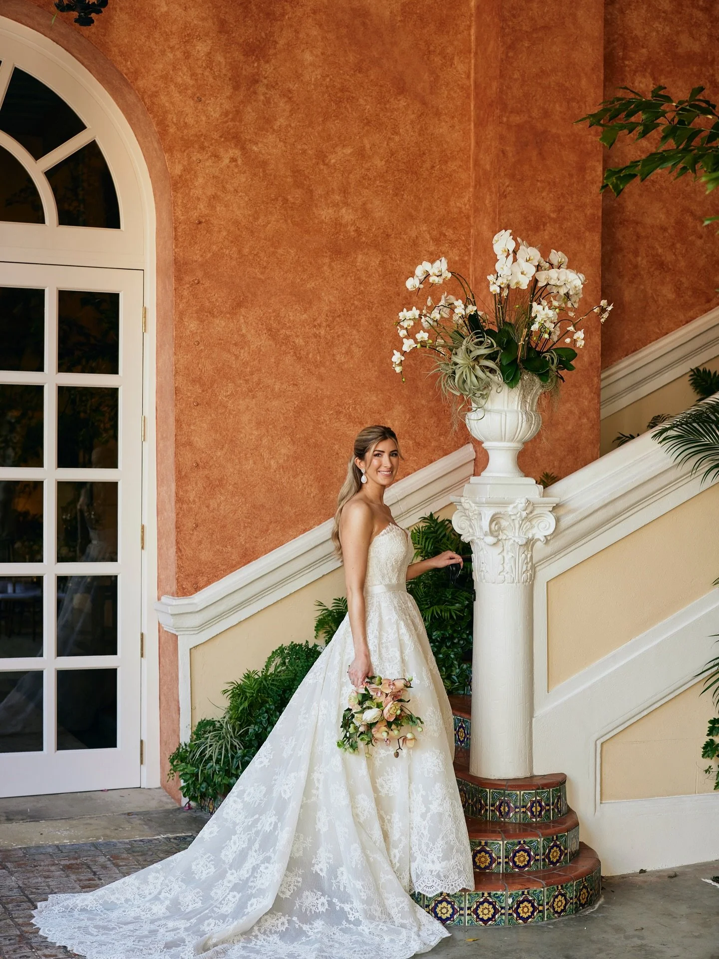 This one felt less like a wedding and more like a film. 
The light was doing that thing it does. 
The setting, the couple, the timing. 
Everything just landed exactly where it should. 

One for the M&Eacute;TIER books.