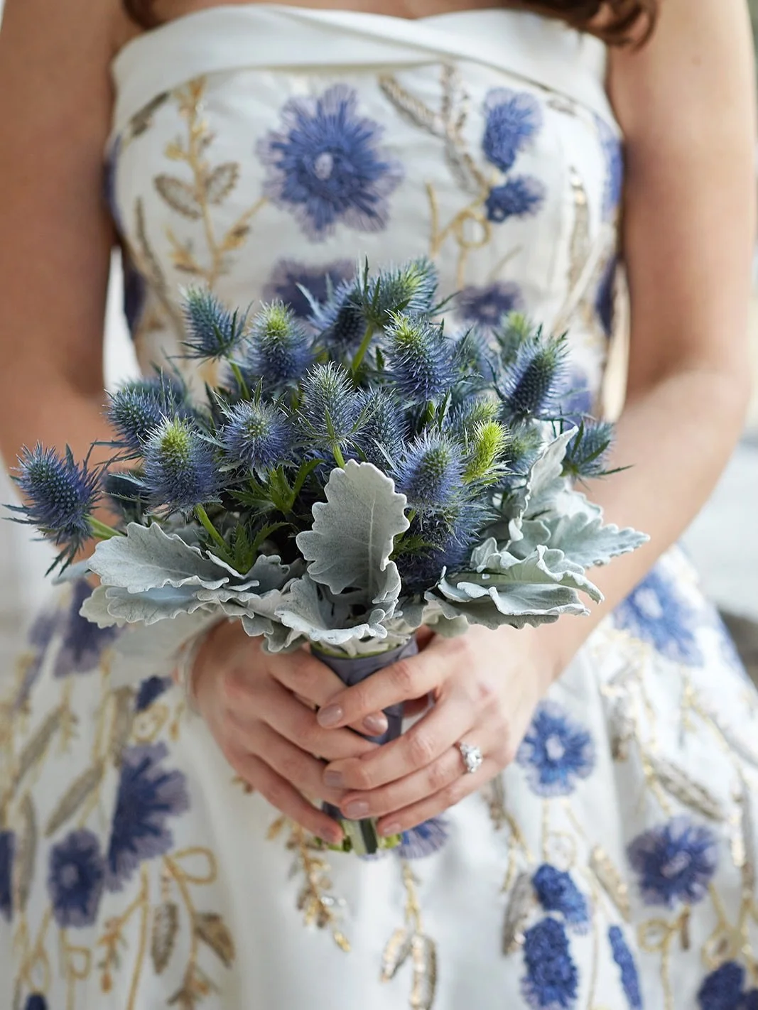 It started with the dress.

A wedding built like a set.
Every frame considered.
Cake: @everythinglulu 
Bride&rsquo;s dress: @naeemkhanbride