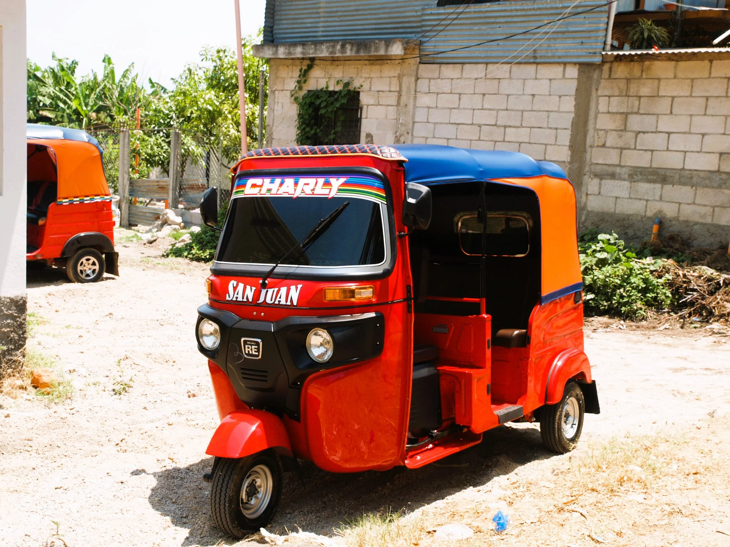 "TUK TUK"- ANTIGUA, GUATEMALA