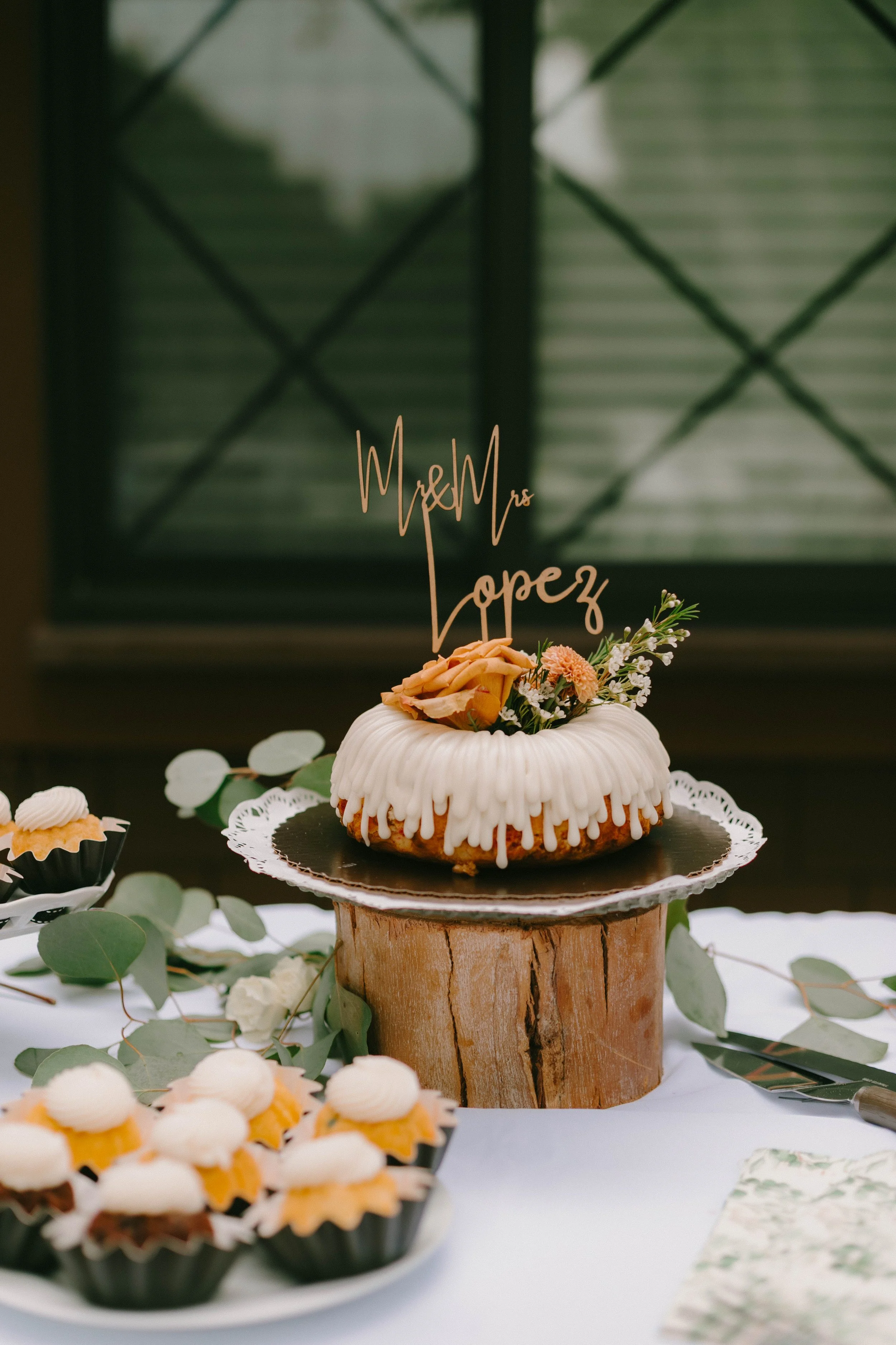 Wedding cake at Santiago Oaks Regional Park in Orange, CA — Southern California wedding photographer Tesla Rae Photo based in Huntington Beach