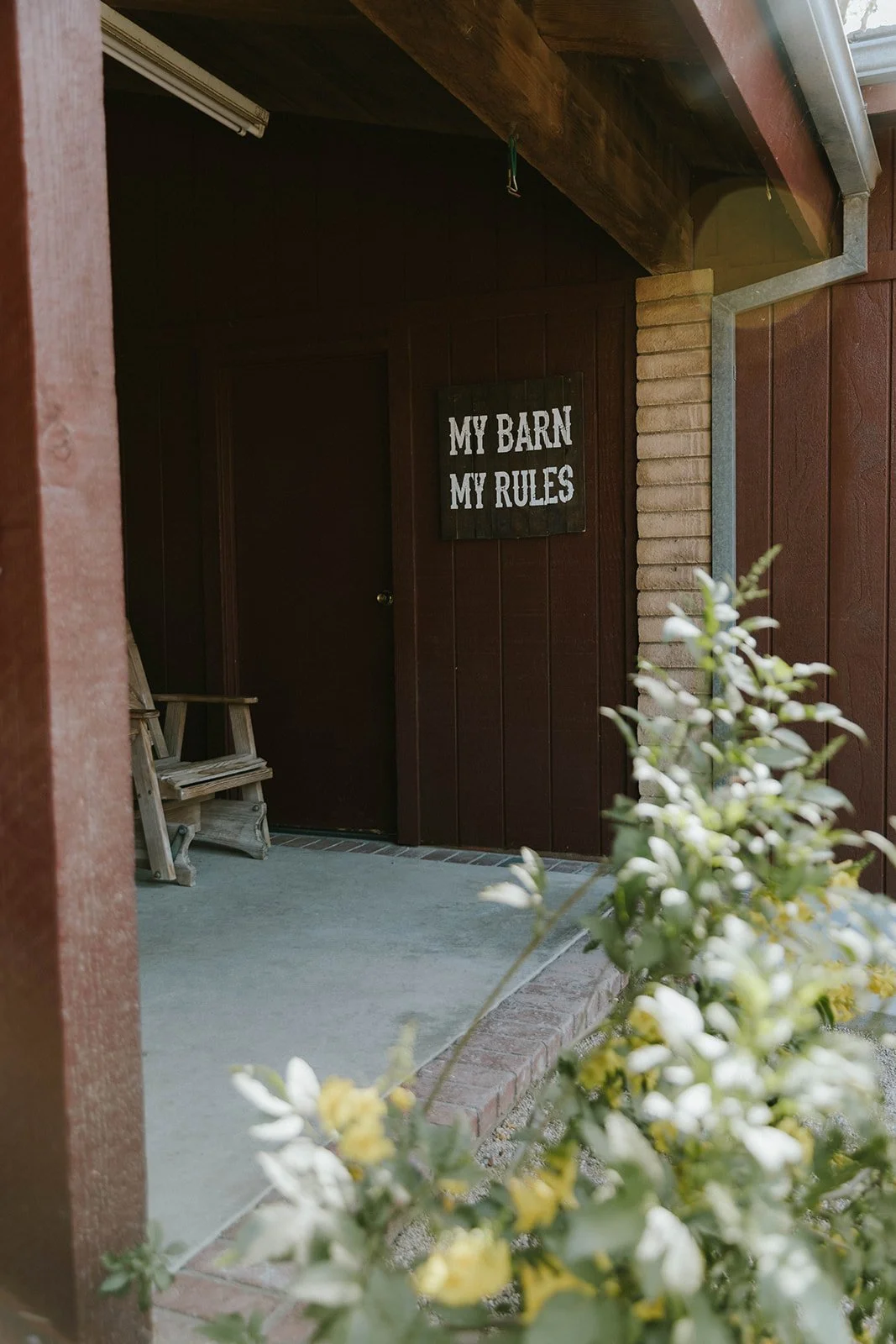 Chic barn sign at Nellie Gail Ranch in Laguna Hills - Orange County event photographer Tesla Rae Photo