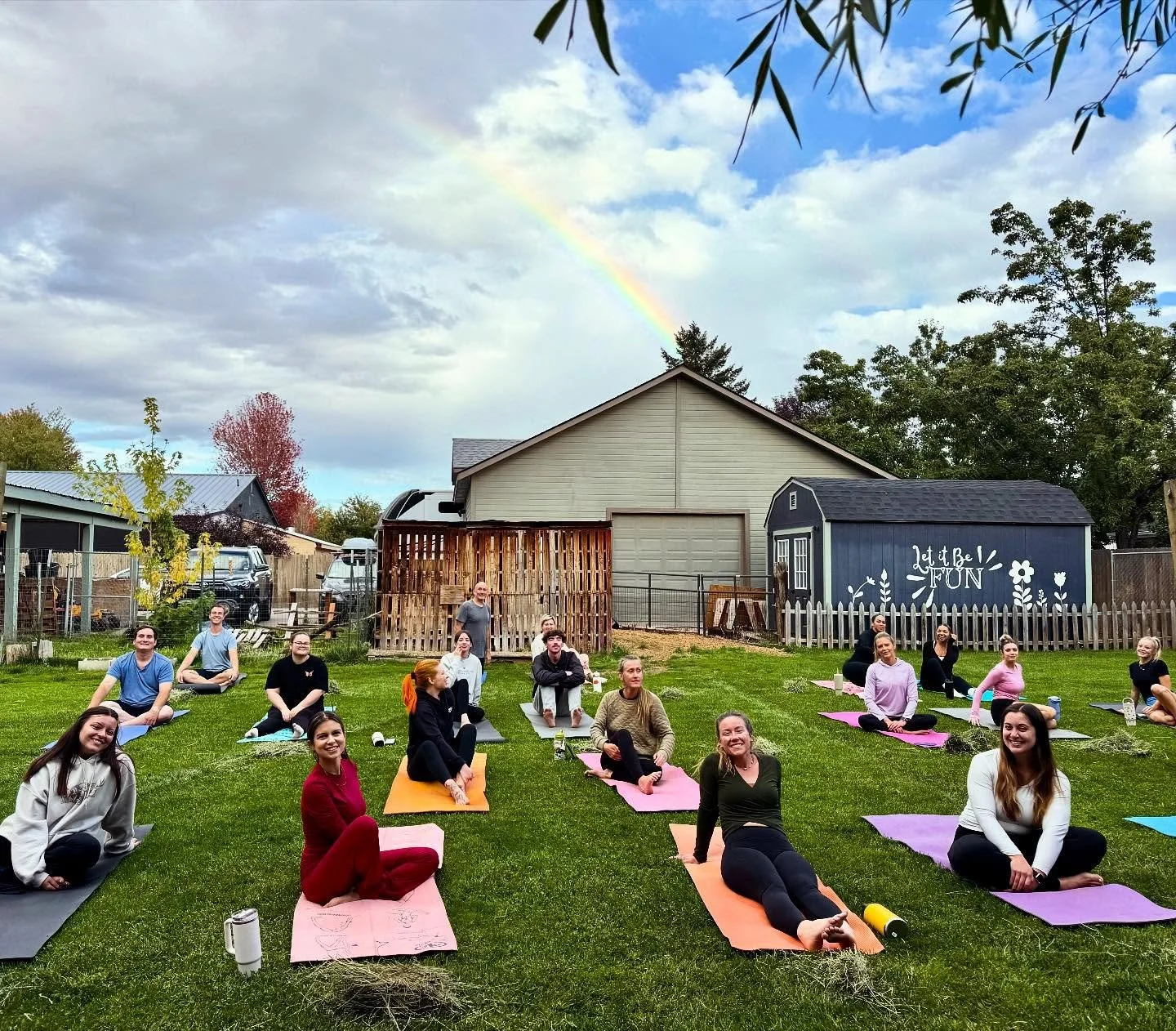 What a glorious sight this evening at our final official community class of the season! 🌈 Thank you so much for joining us for a jubilant experience&hellip; we are so grateful! 

🐐 🧘&zwj;♀️ ❤️ #boisegoatyoga