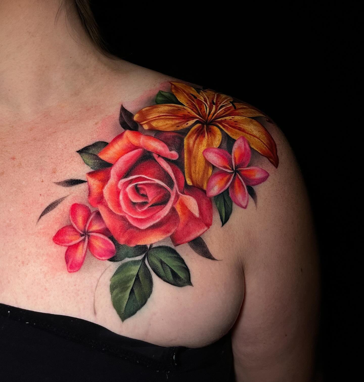 In my HAPPY PLACE creating flowers like this🌺🙌🏻 thank you Holly for getting these done by me🫶🏻