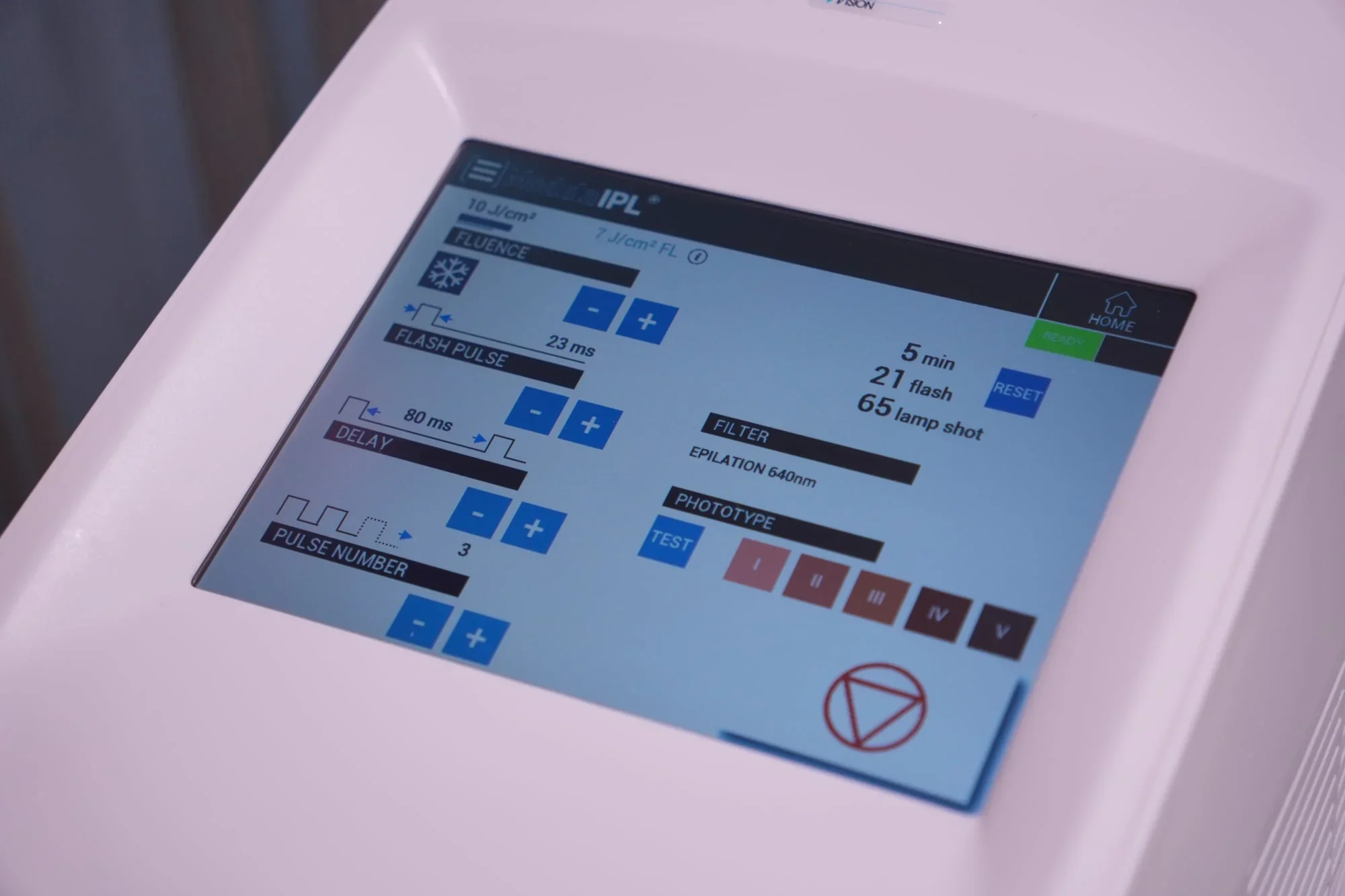 IPL Intese Pulsed Light therapie bij Dermavan WaveMed Modula plus Laservision