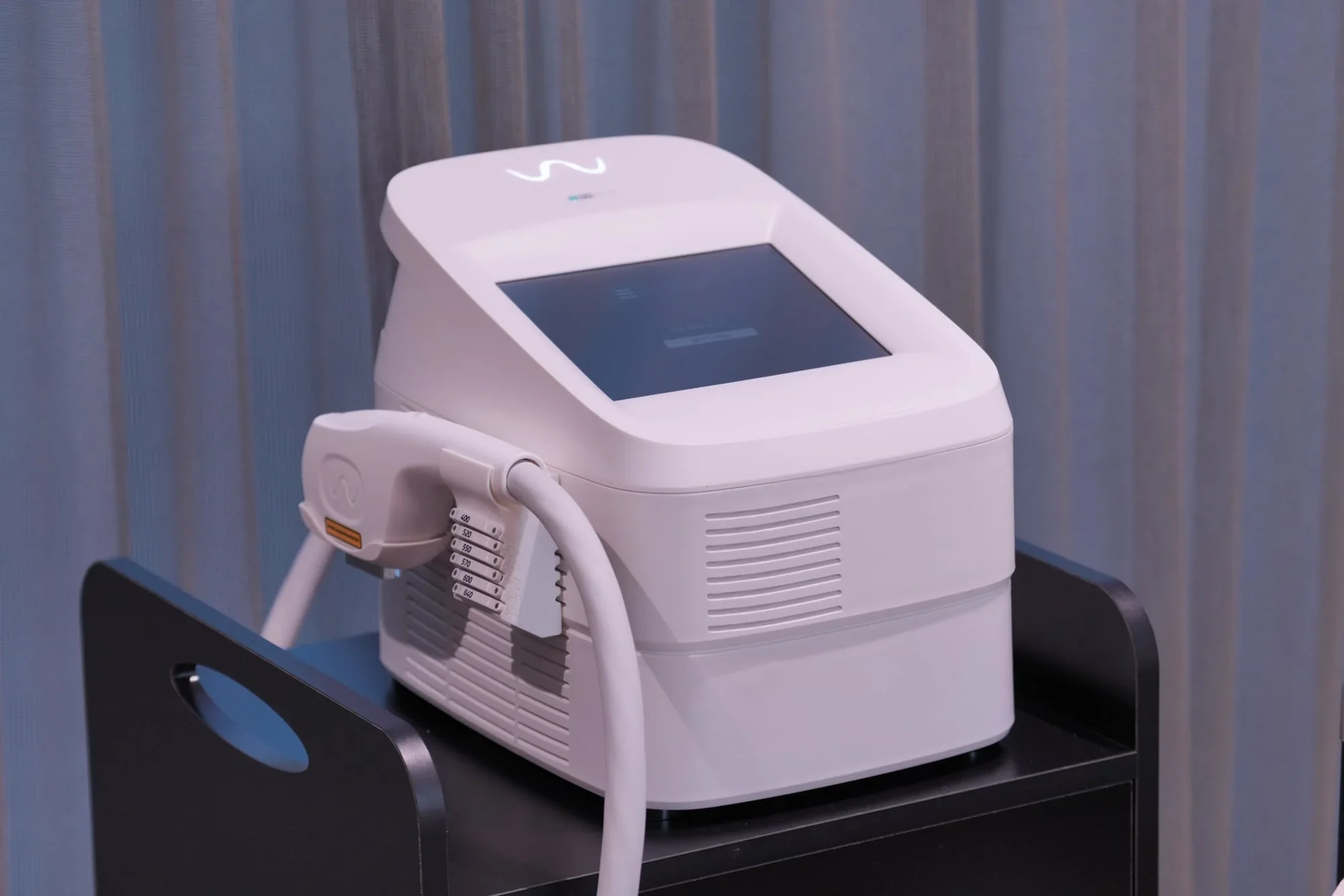 IPL Intense Pulsed Light therapie WaveMed Modula Laservision bij Dermavan