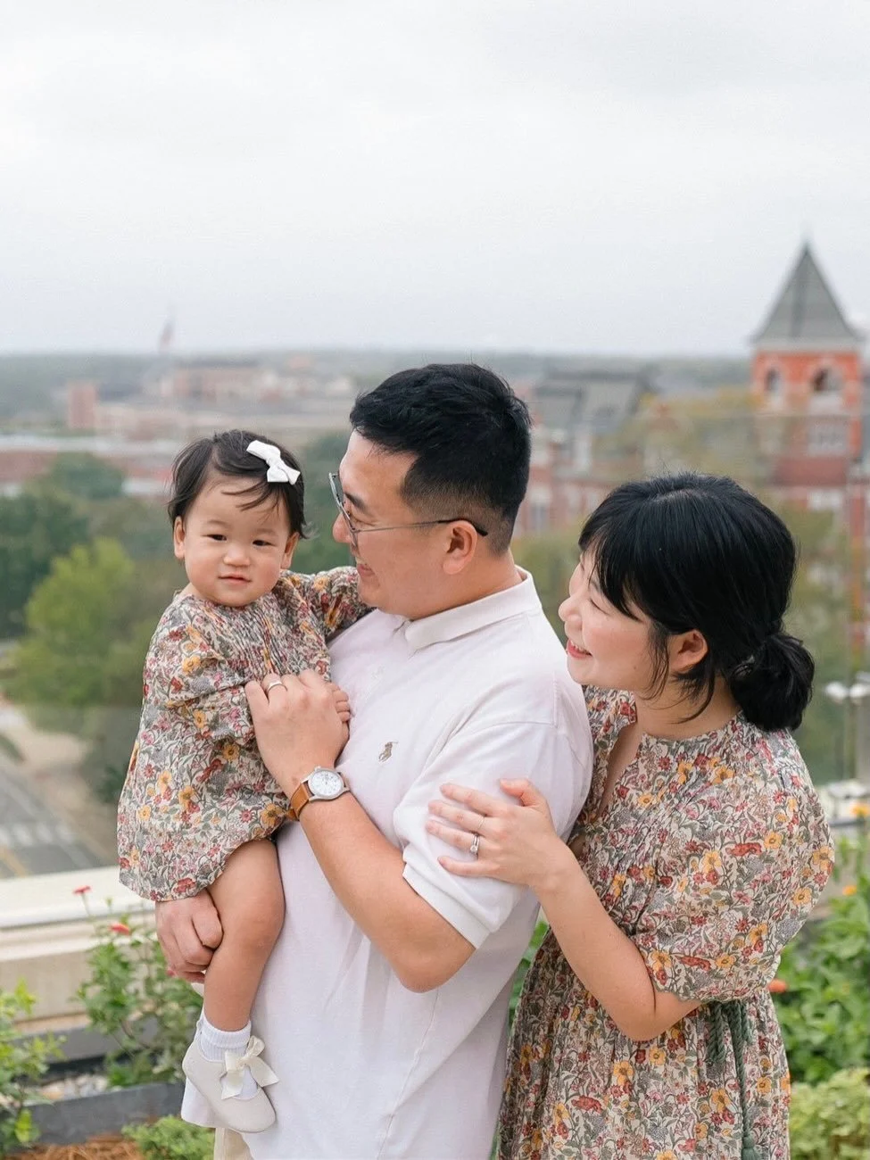 Phoebe turns 1 🫶🏼 that completes another milestones bundle this fall 🥰 from maternity to 1 year old 🤩