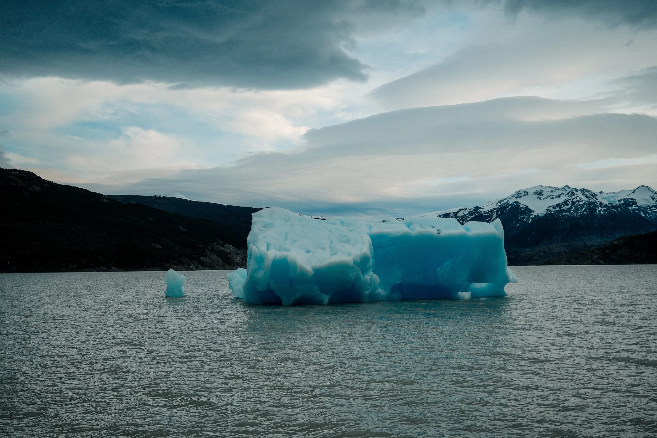 Lago Grey-3.jpg