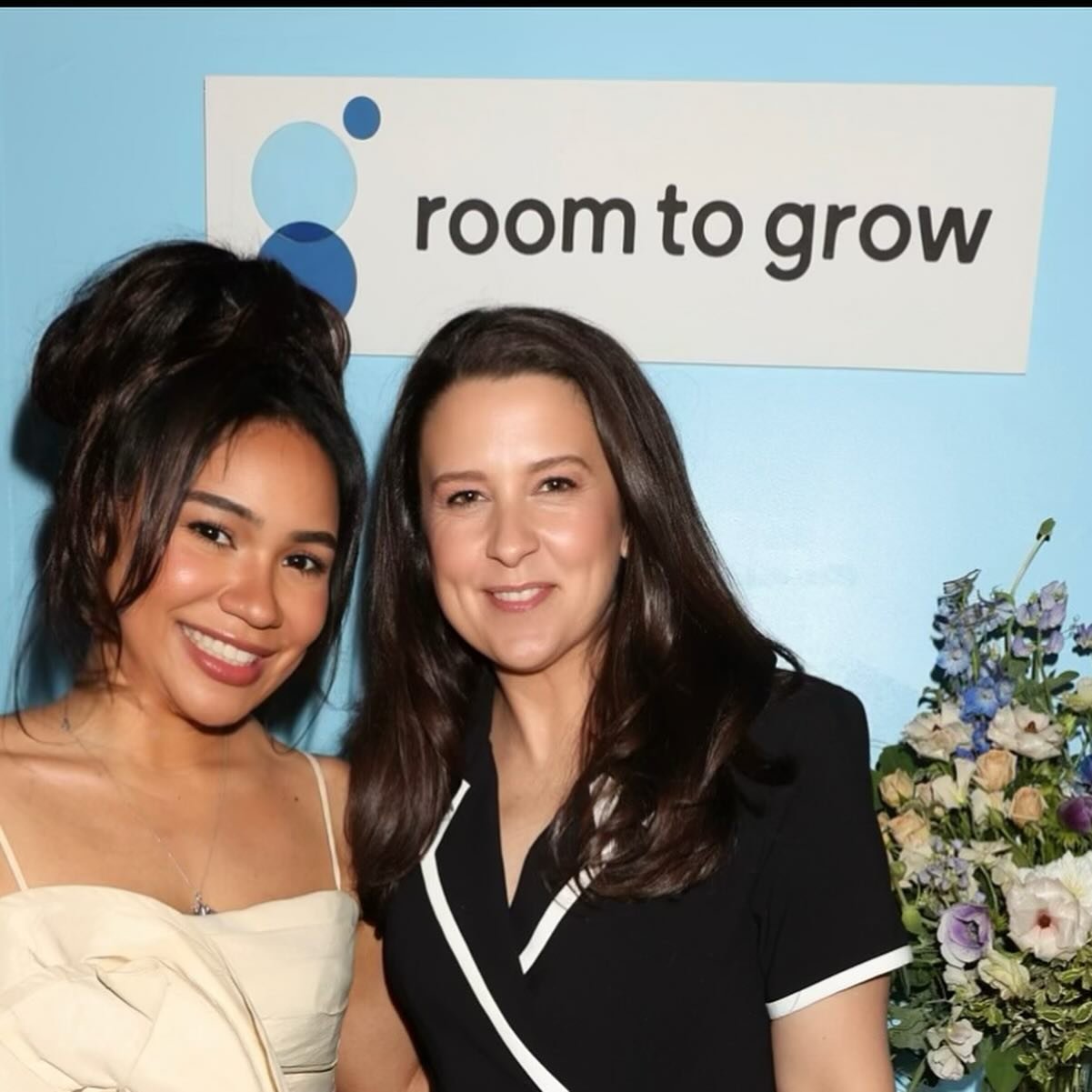 Thank you @roomtogroworg for flying me out to NYC for your Mother's Day Luncheon. It warms my heart to be back home AND be surrounded by outstanding women. 🩵💙🩵 I'm so fortunate to be part of the #roomtogrow family.