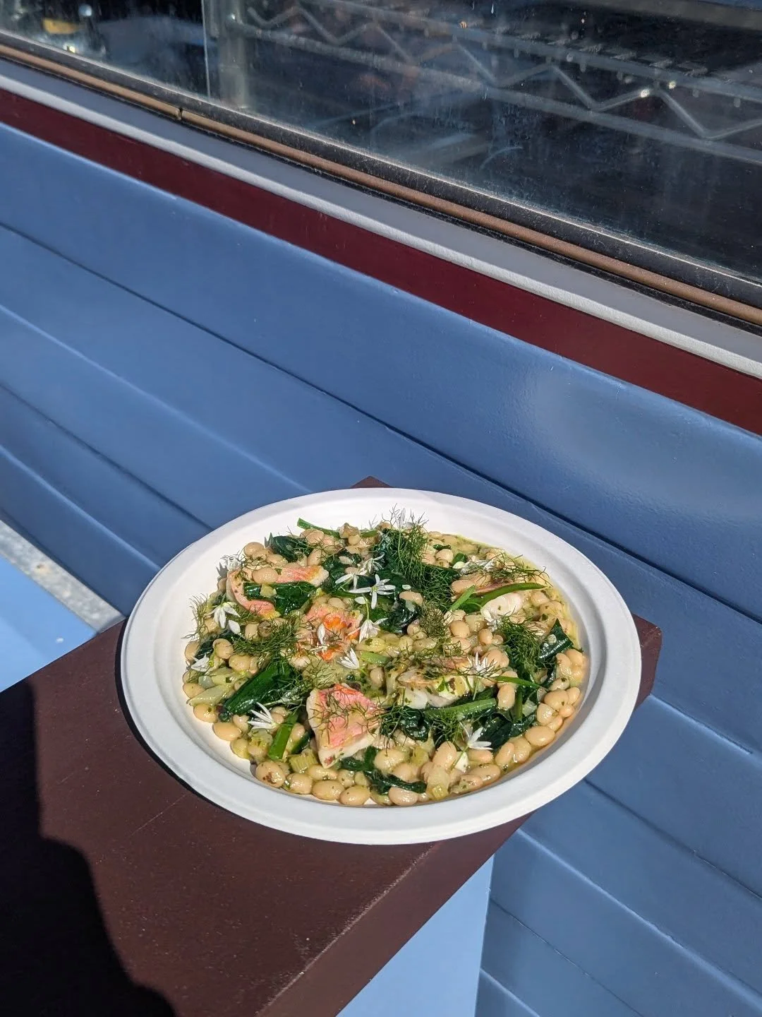 🌱 Red mullet, braised white beans, dulse, wild garlic pesto. One of our faves from this week!

We braise down some lovely organic @hodmedods coco beans in fish stock, @cornishseaweed dulse, and a soffrito of onion, fennel and celery with plenty of f