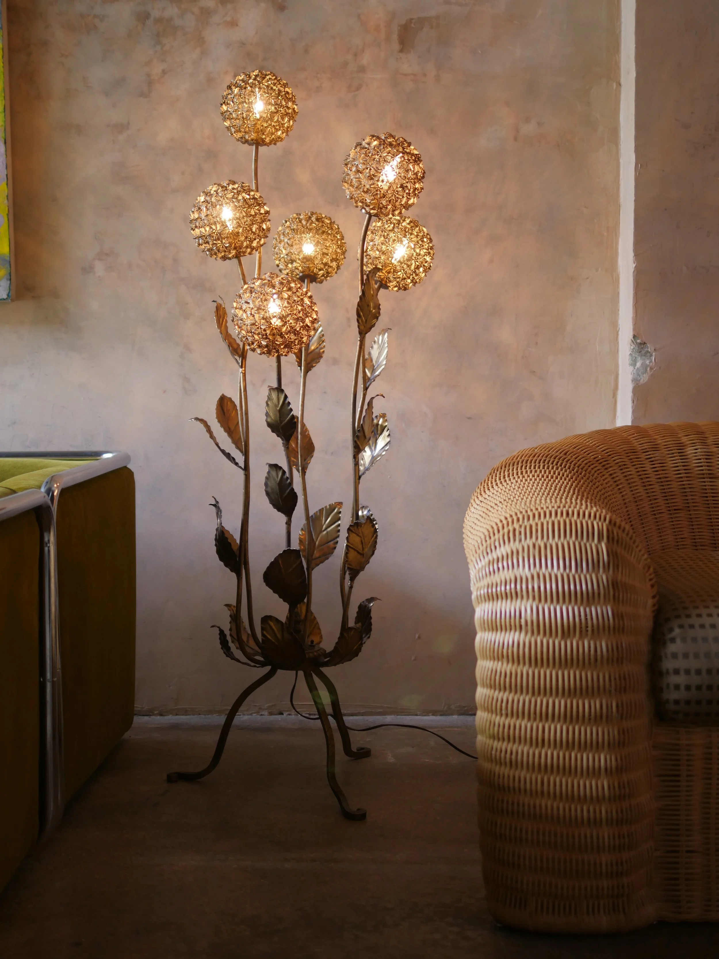A_Cover_Italian_Hydrangea_Floor_Lamp7.JPG