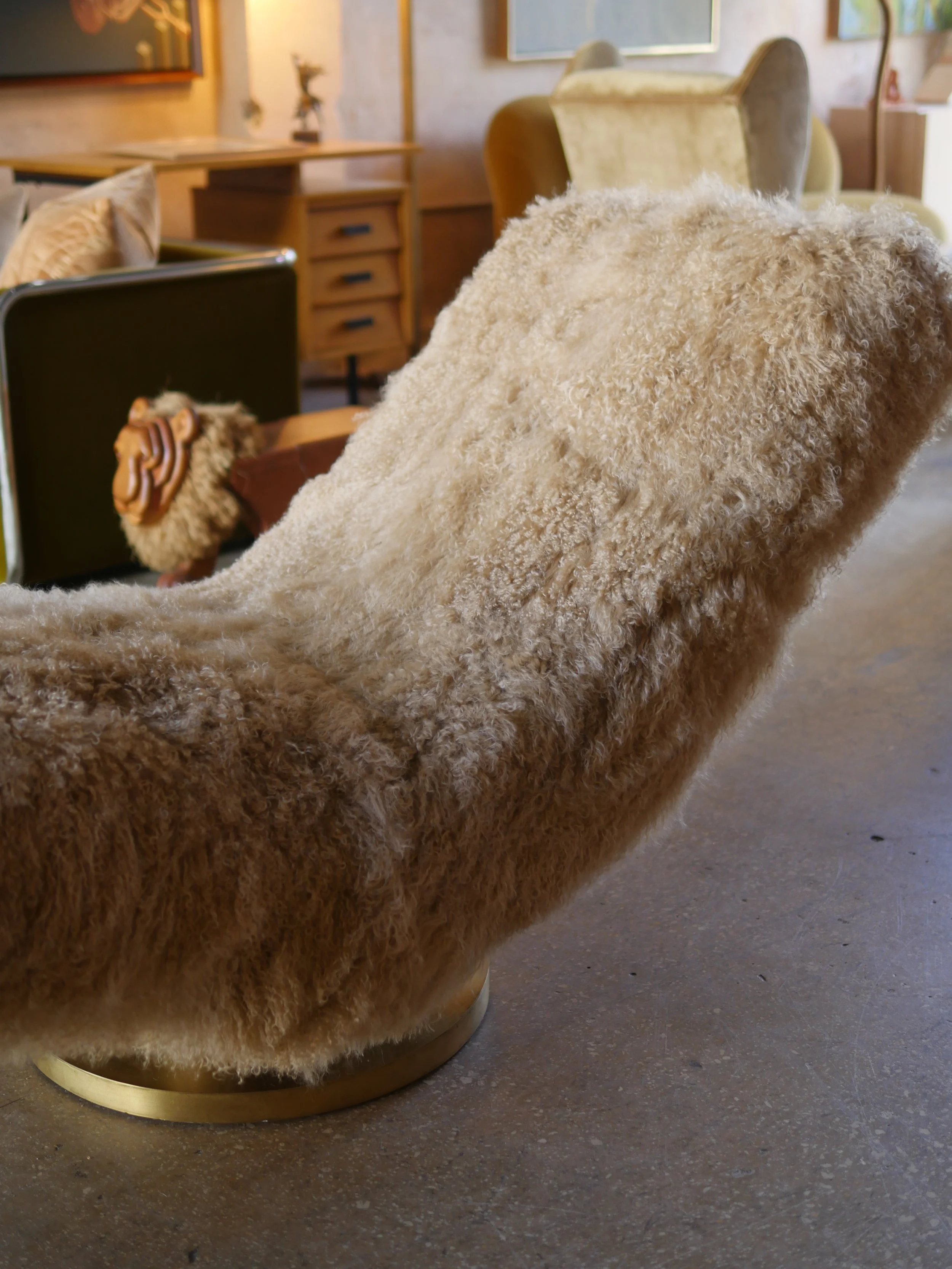 A_Cover_Milo_Baughman_Swivel_Closeup.JPG