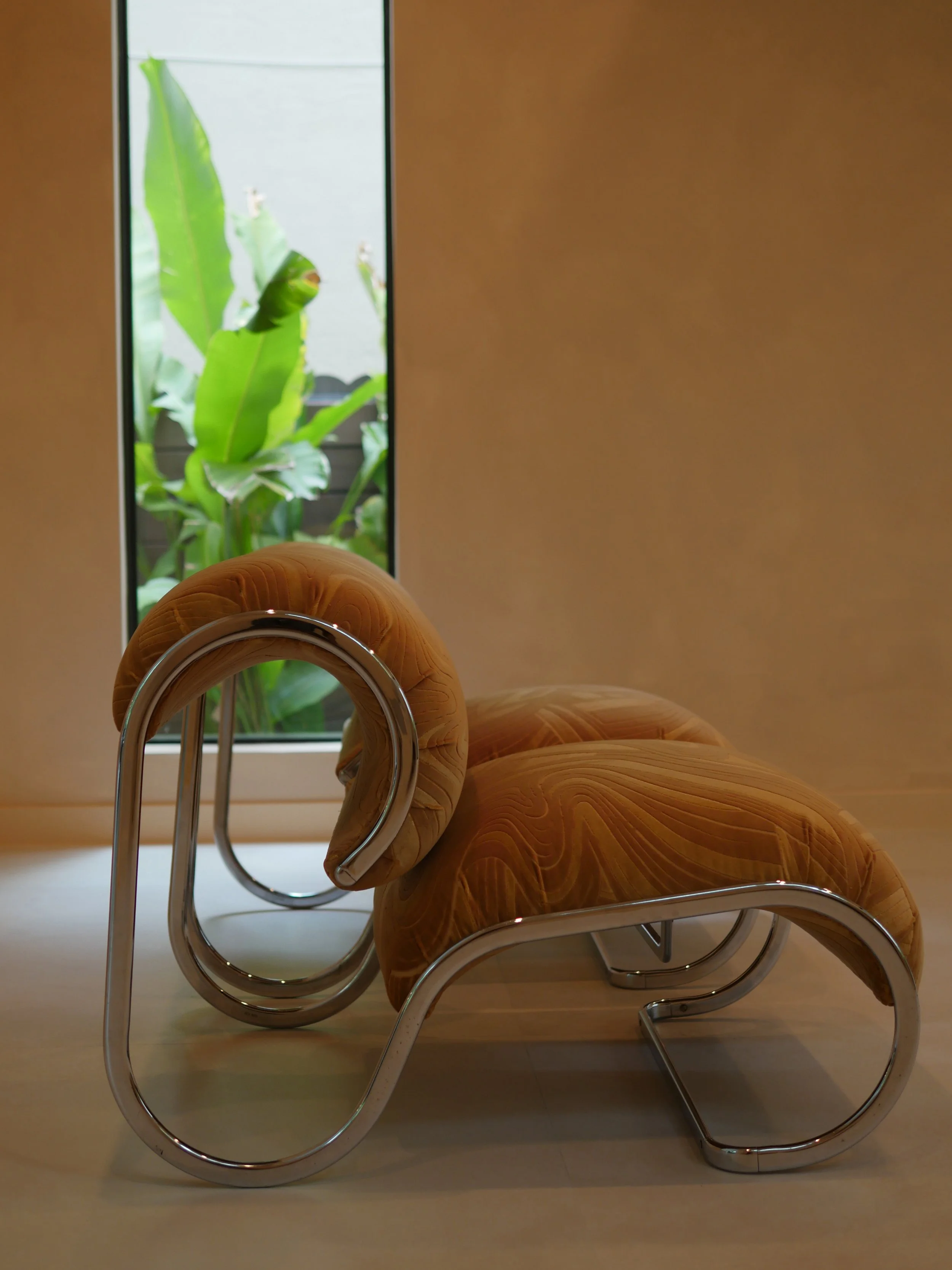 A_Cover_Italian_Lounge_Chairs_Metaphores3.JPG