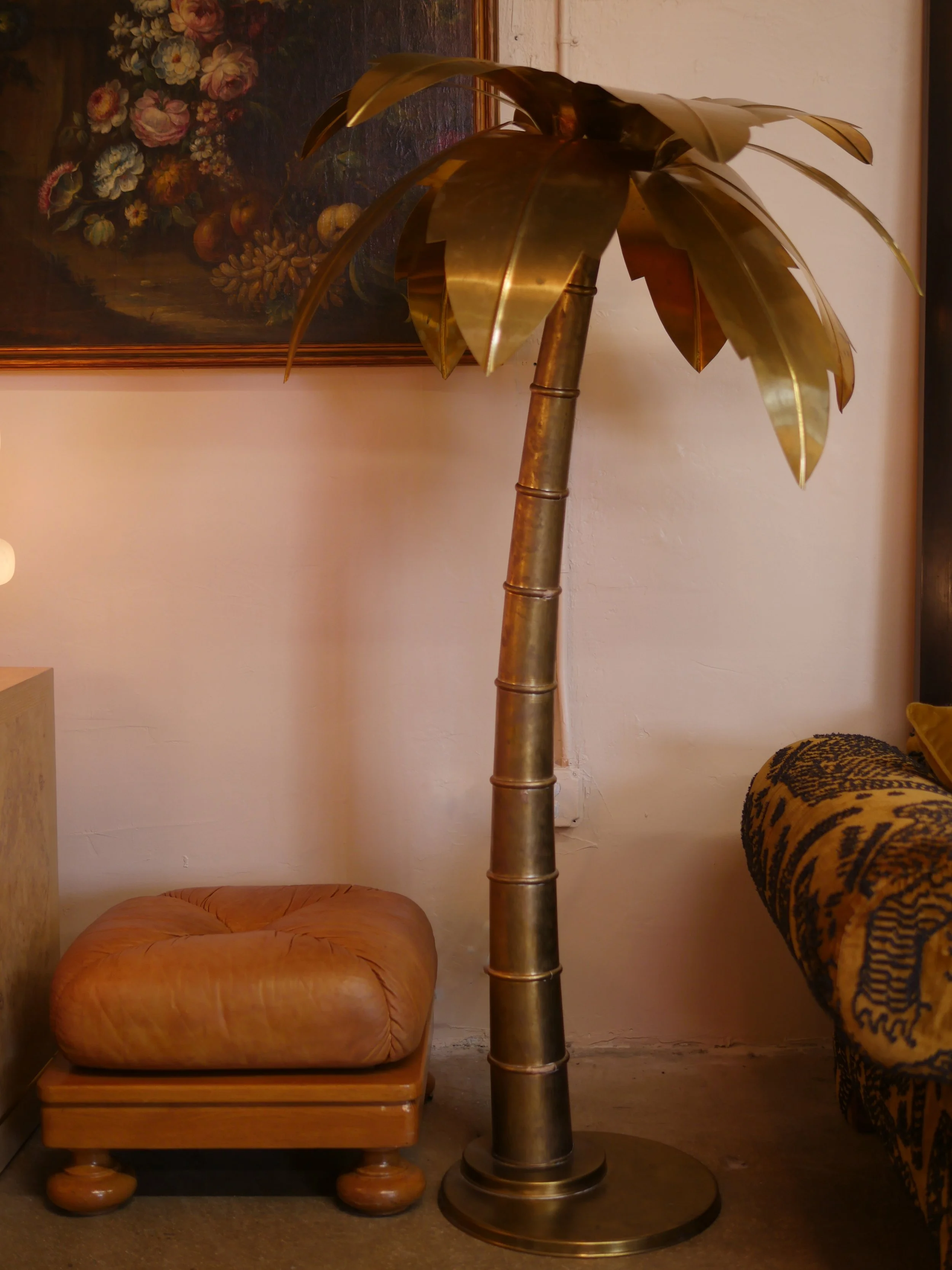A_Cover_Palm_Tree_Floor_Lamp.jpg