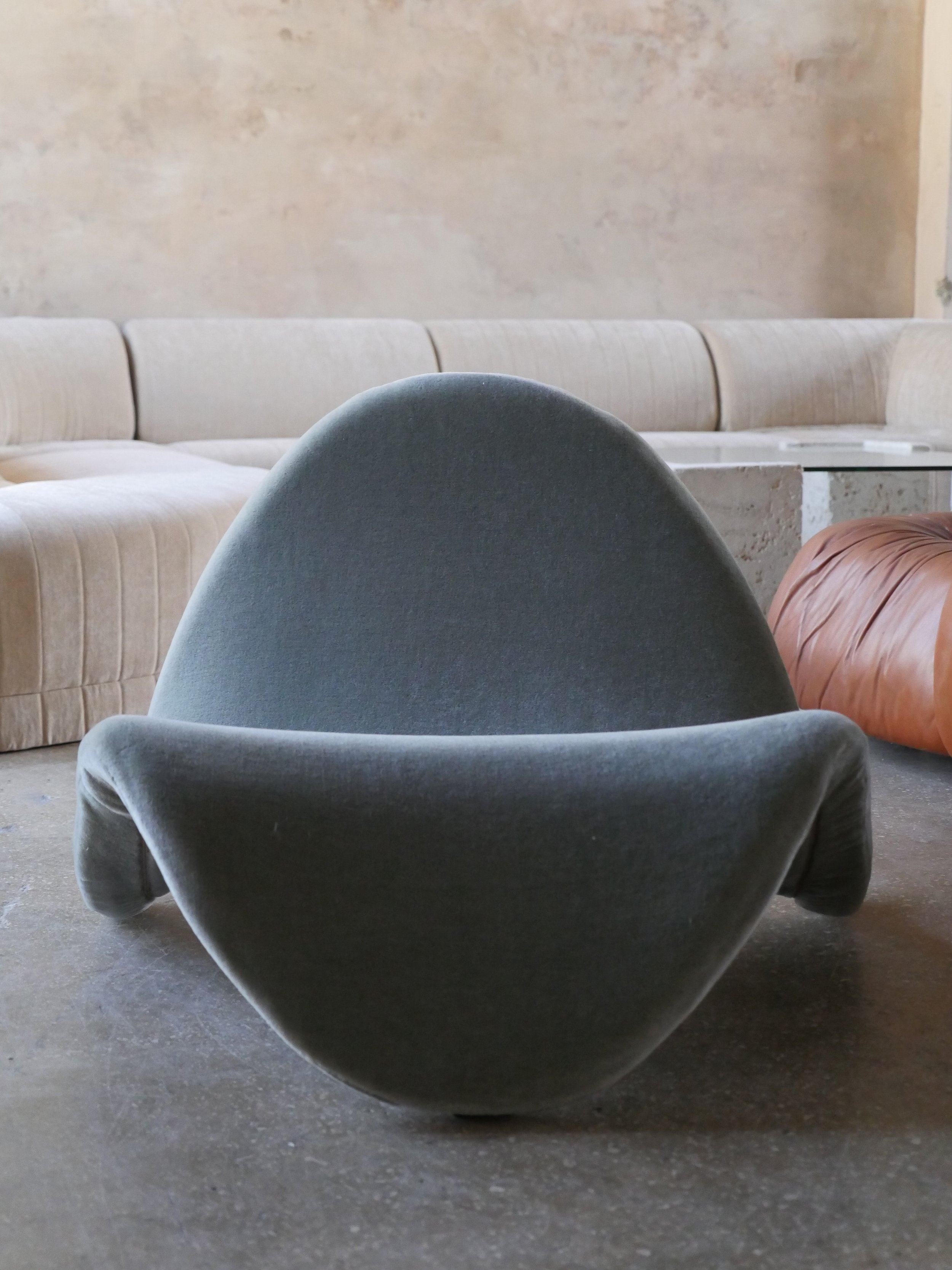 A_Cover_Pierre_Paulin_Tongue_Chair3.jpg