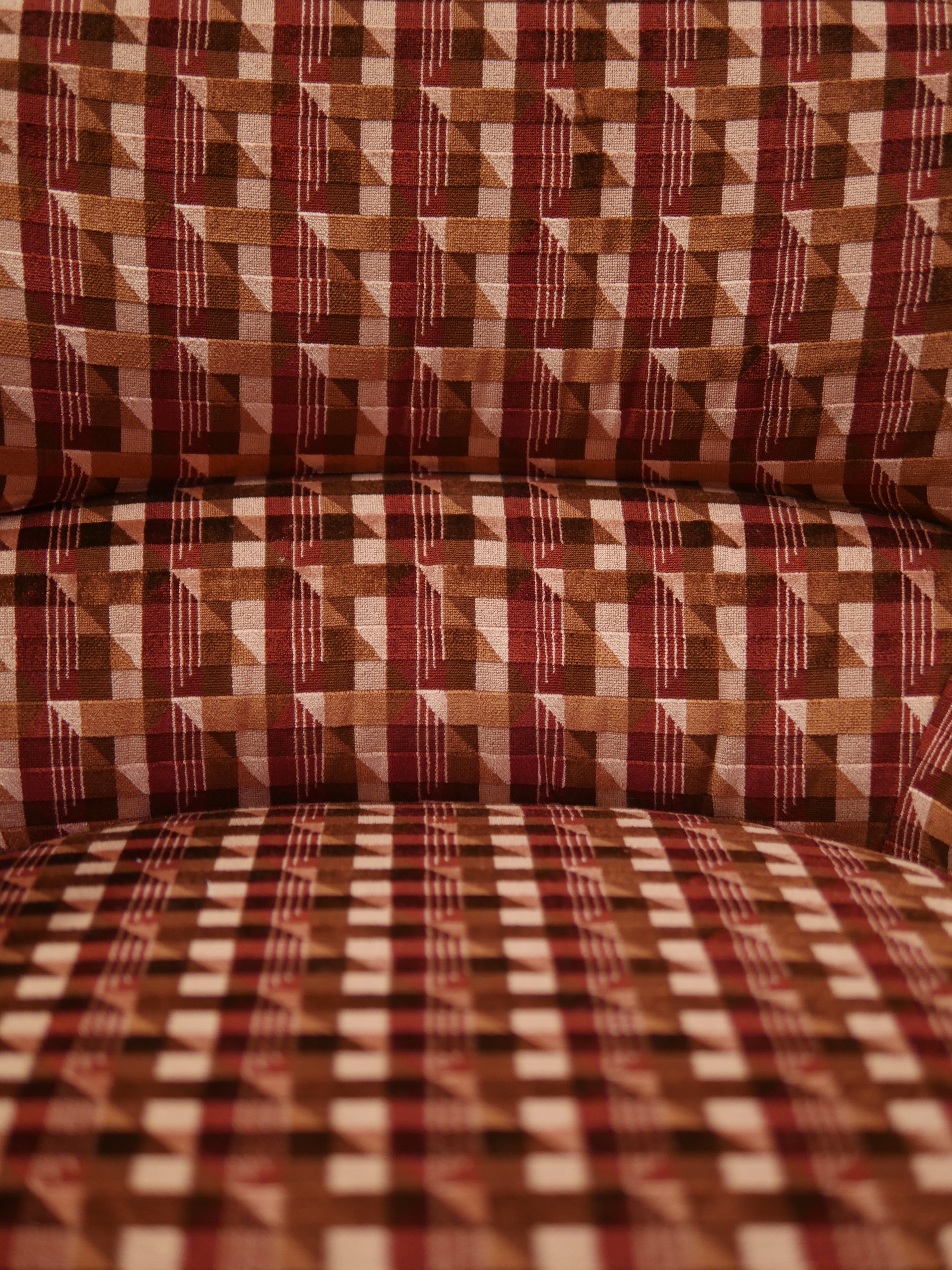 A_Cover_Carsons_Kirkby_Lounge_Chairs_Piccadilly_Theatre_rint.JPG