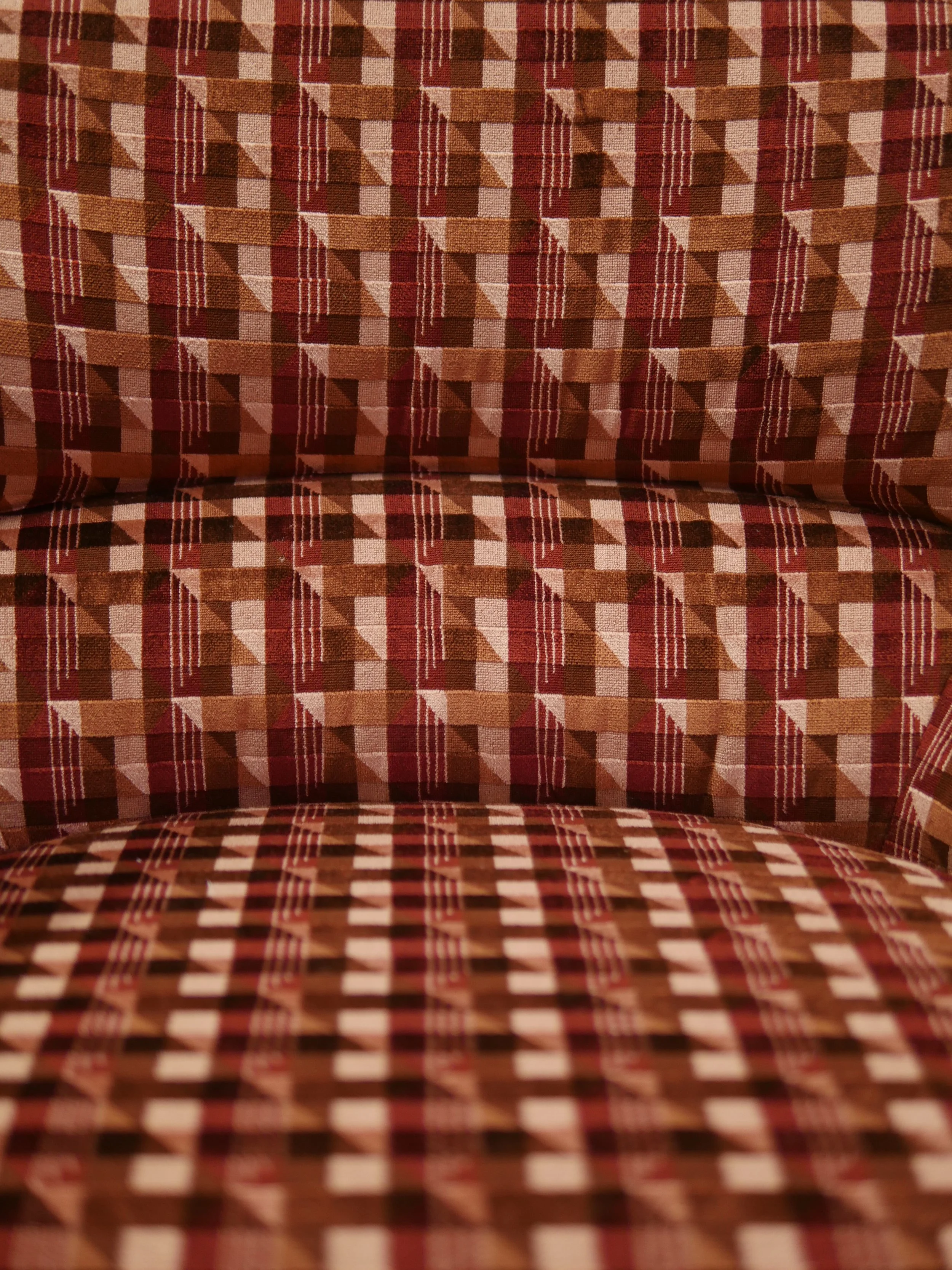 A_Cover_Carsons_Kirkby_Lounge_Chairs_Piccadilly_Theatre_rint.JPG