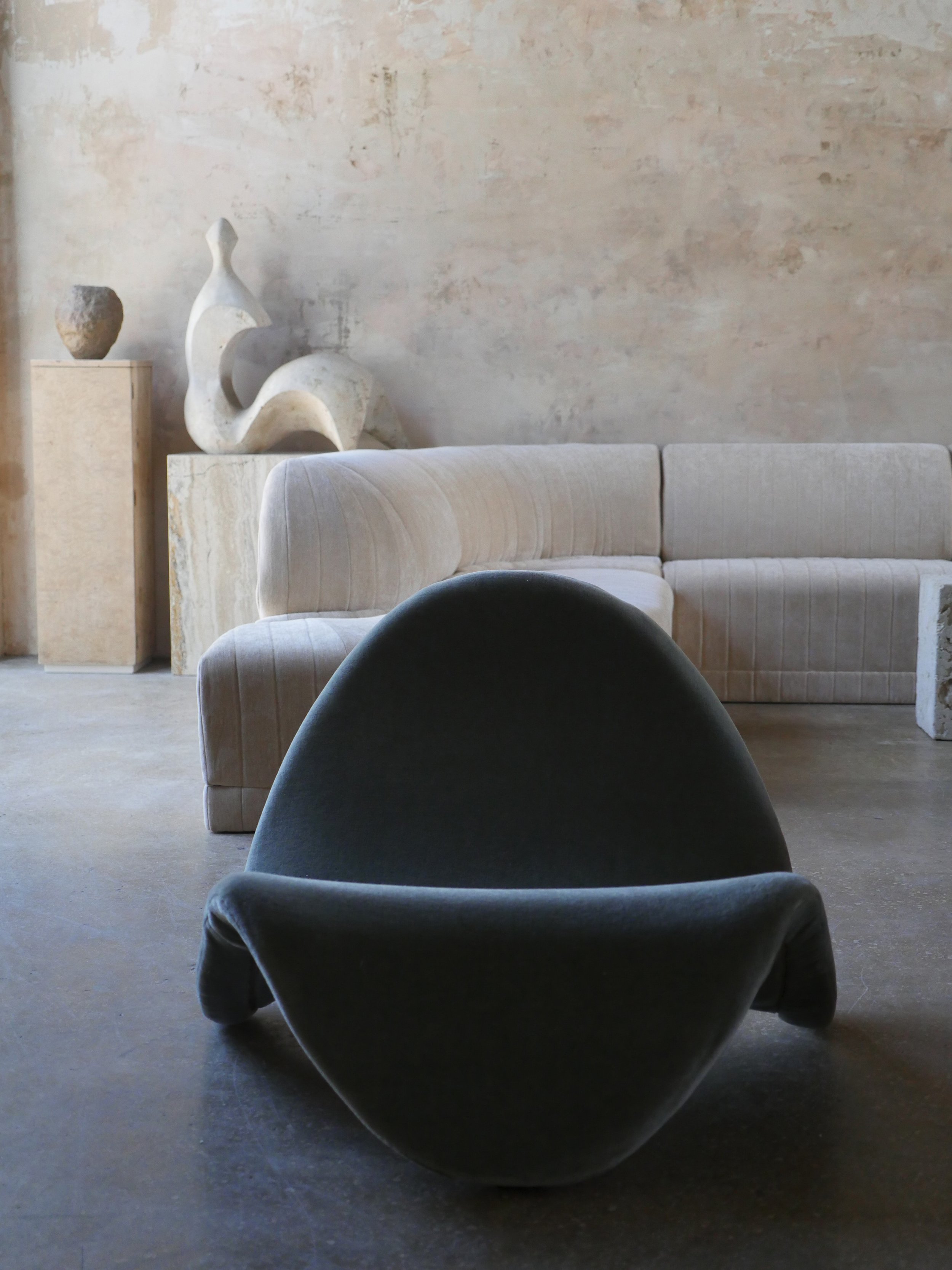 A_Cover_Pierre_Paulin_Tongue_Chair2.jpg