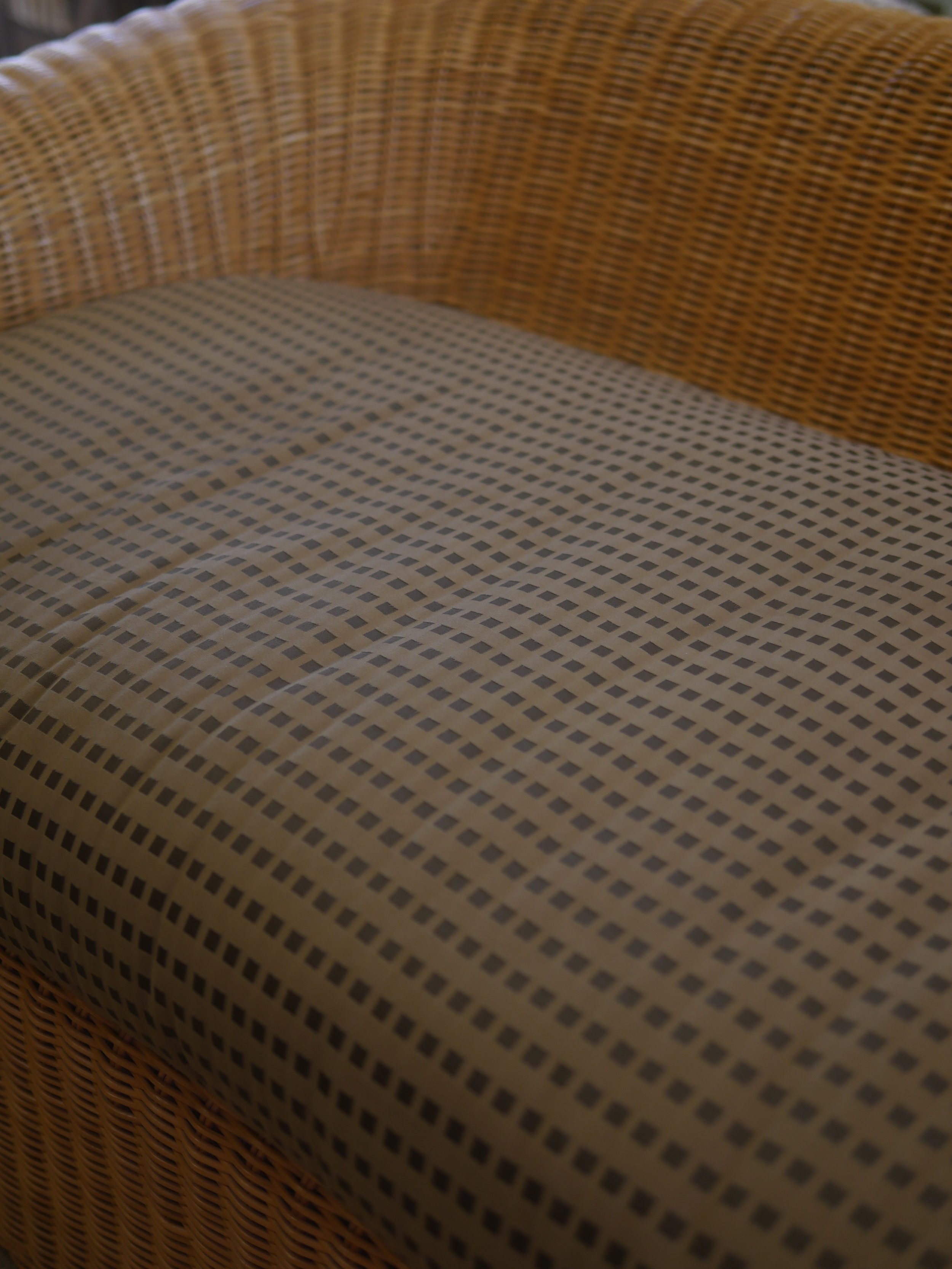 A_Cover_Preview_Rattan_Loveseat_Fabric.JPG