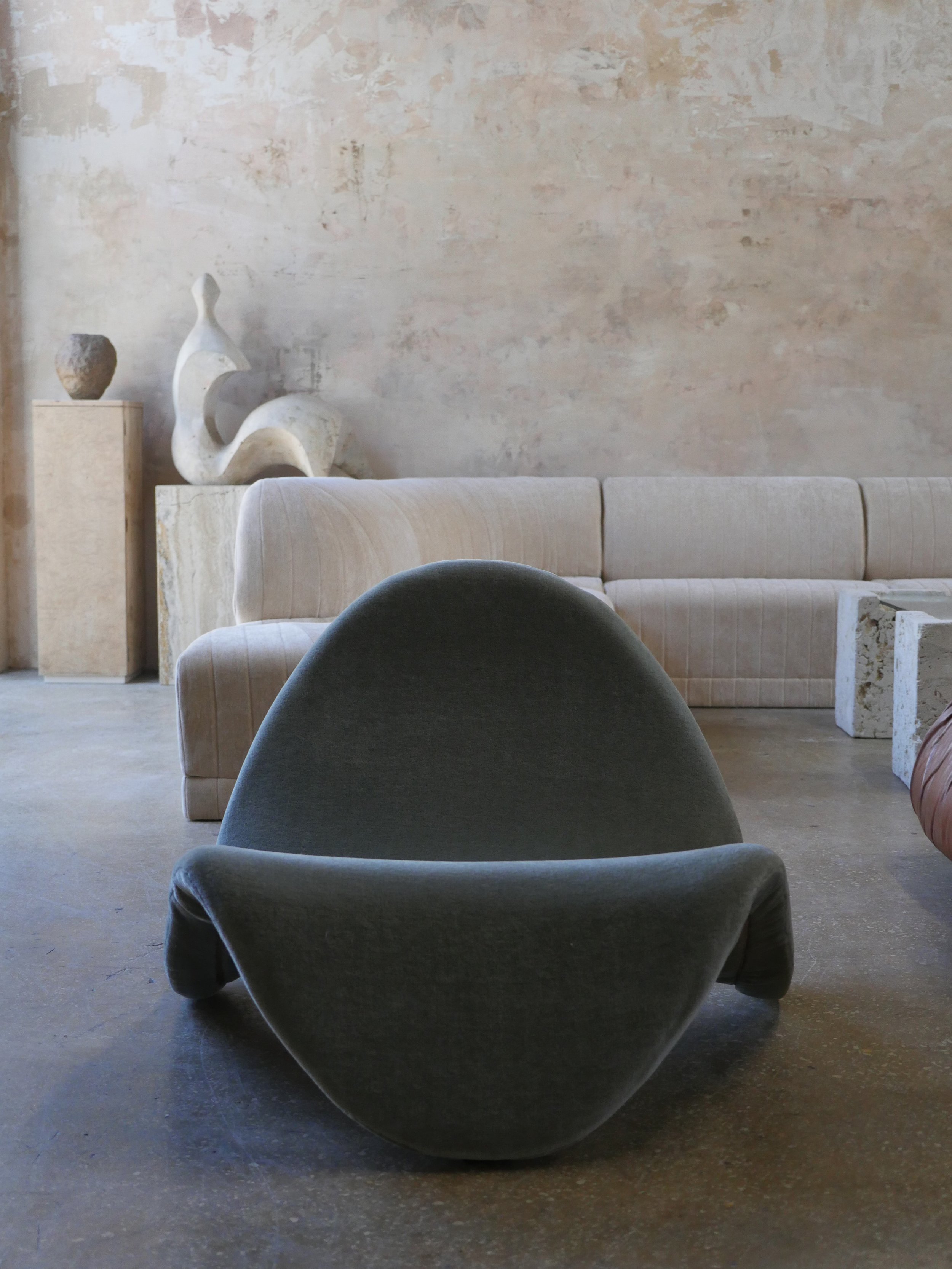 A_Cover_Pierre_Paulin_Tongue_Chair.jpg