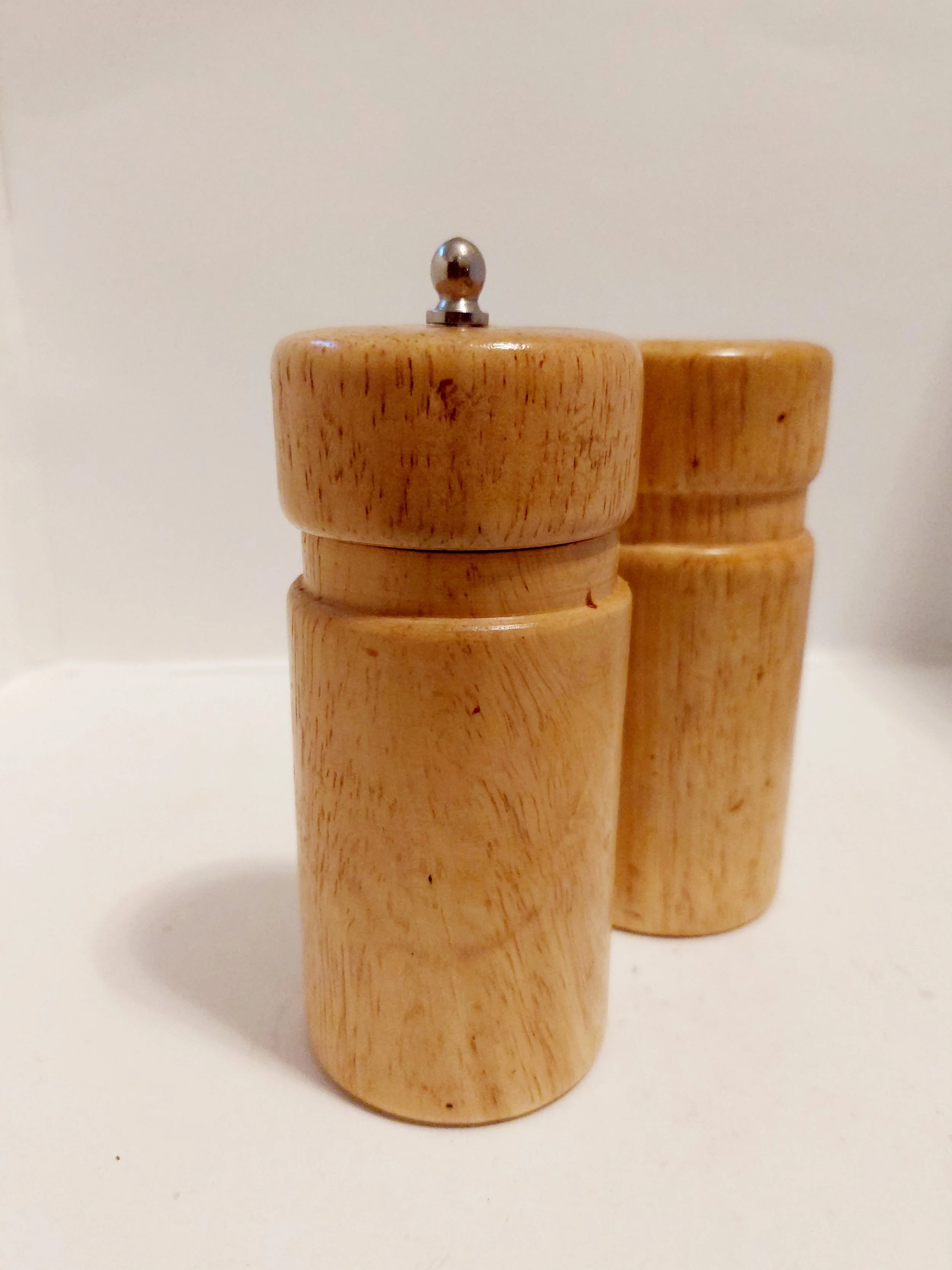 Wood salt and pepper shaker set