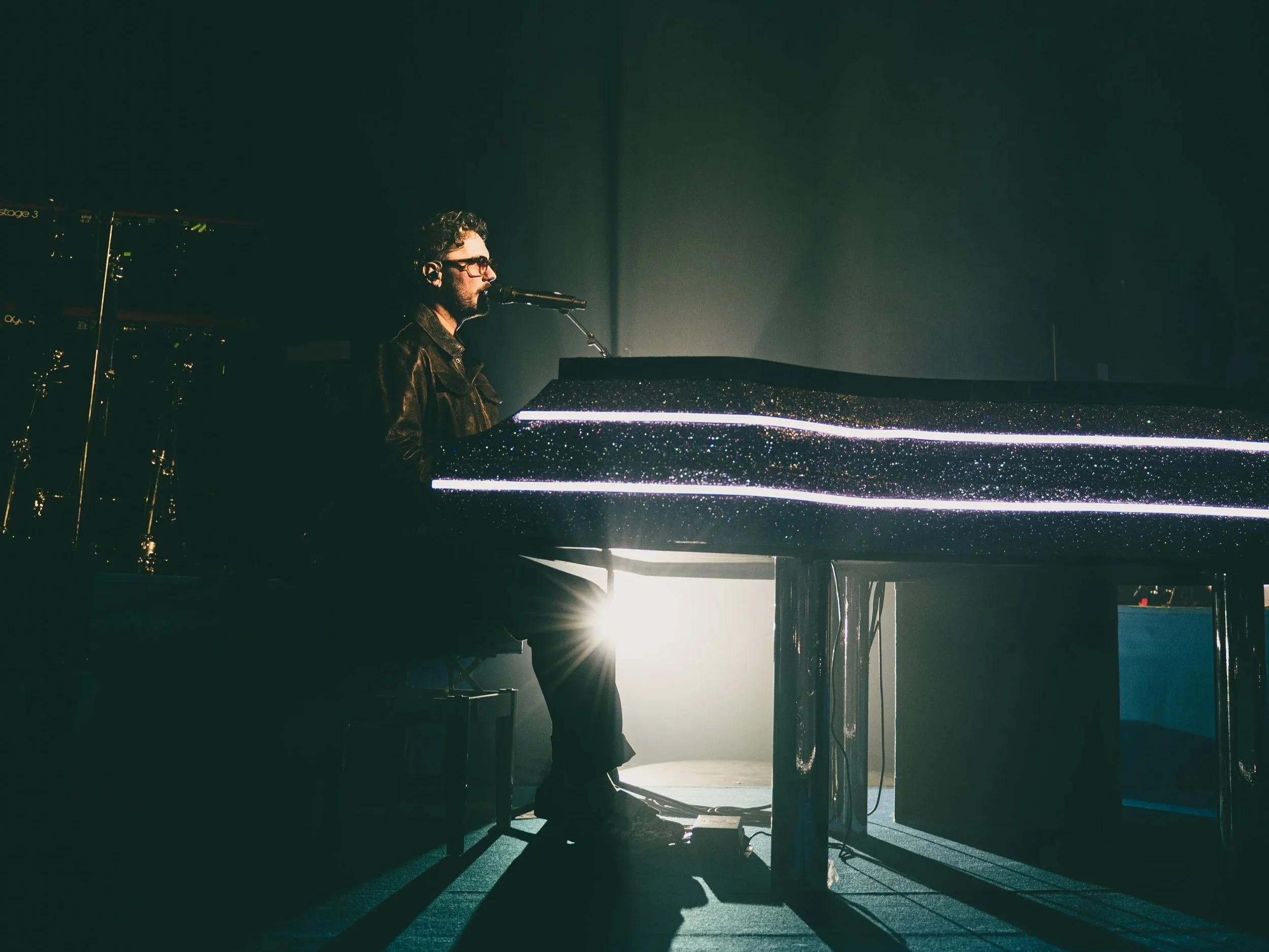 Cian Ducrot at the O2 Victoria Warehouse, Manchester (13/09/25) by @picsbyrosiearron