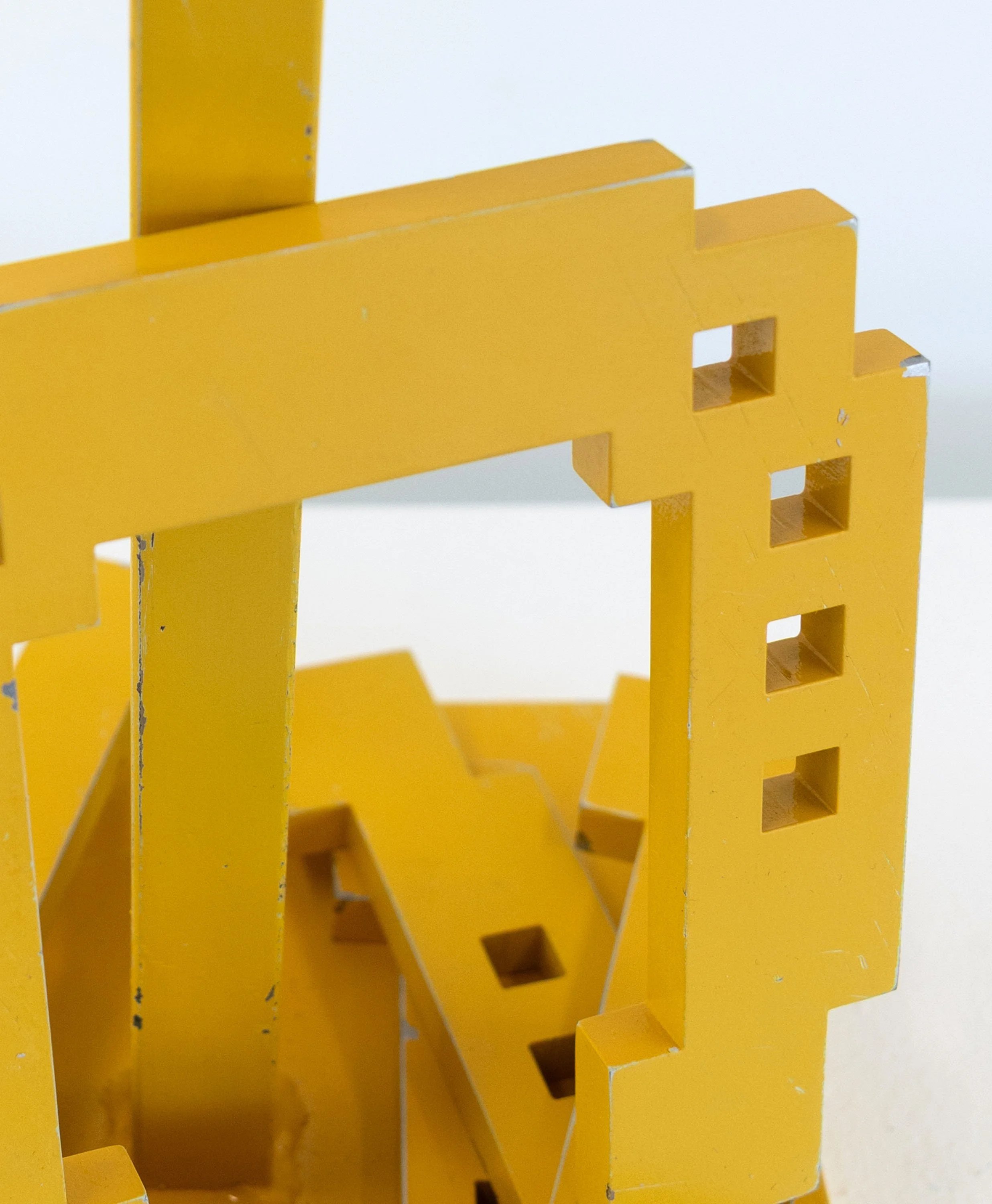 Horse Shoes + Stake (yellow)_Detail 2.jpg