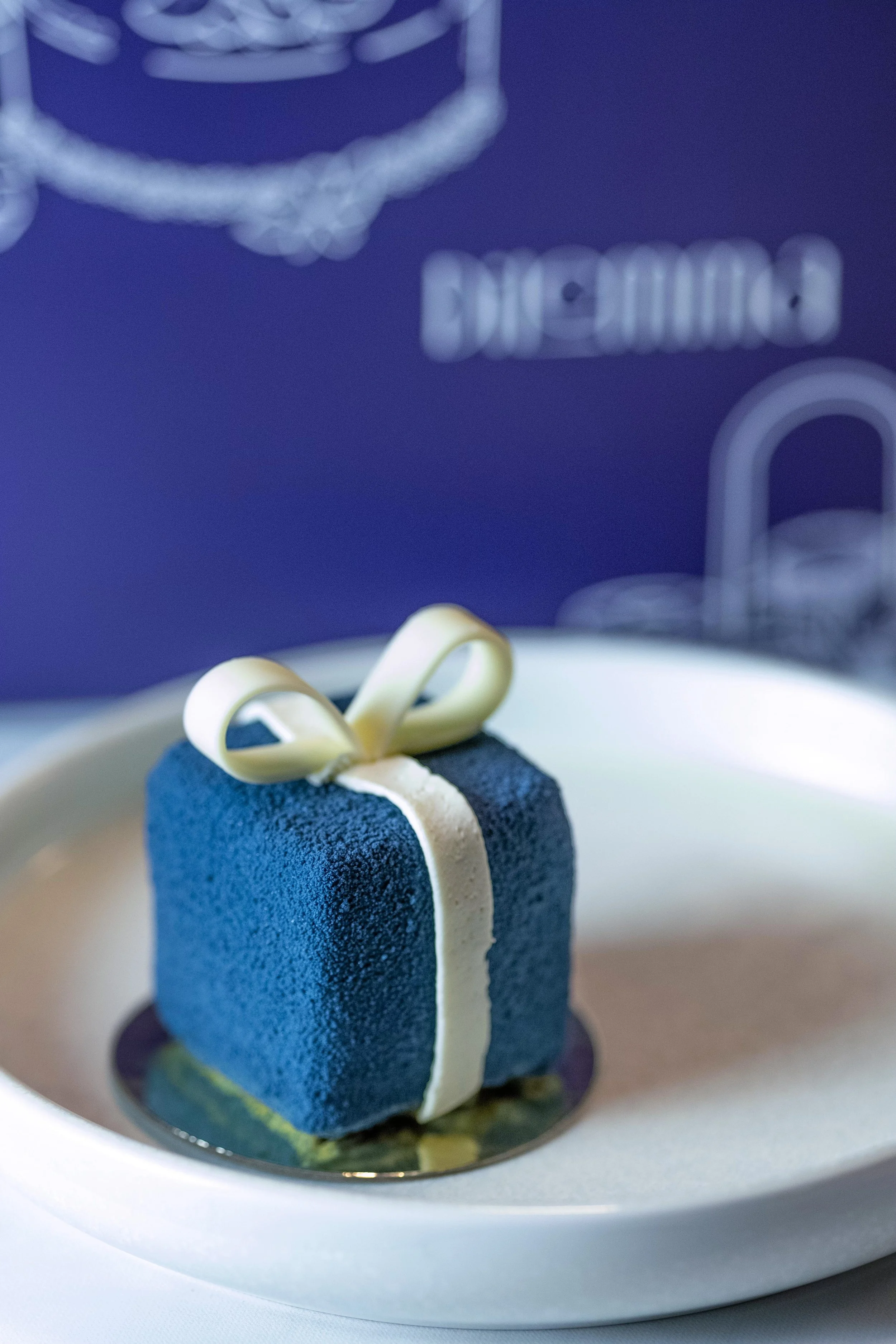 Dilemma Gift Caramel Pecan-3.jpg