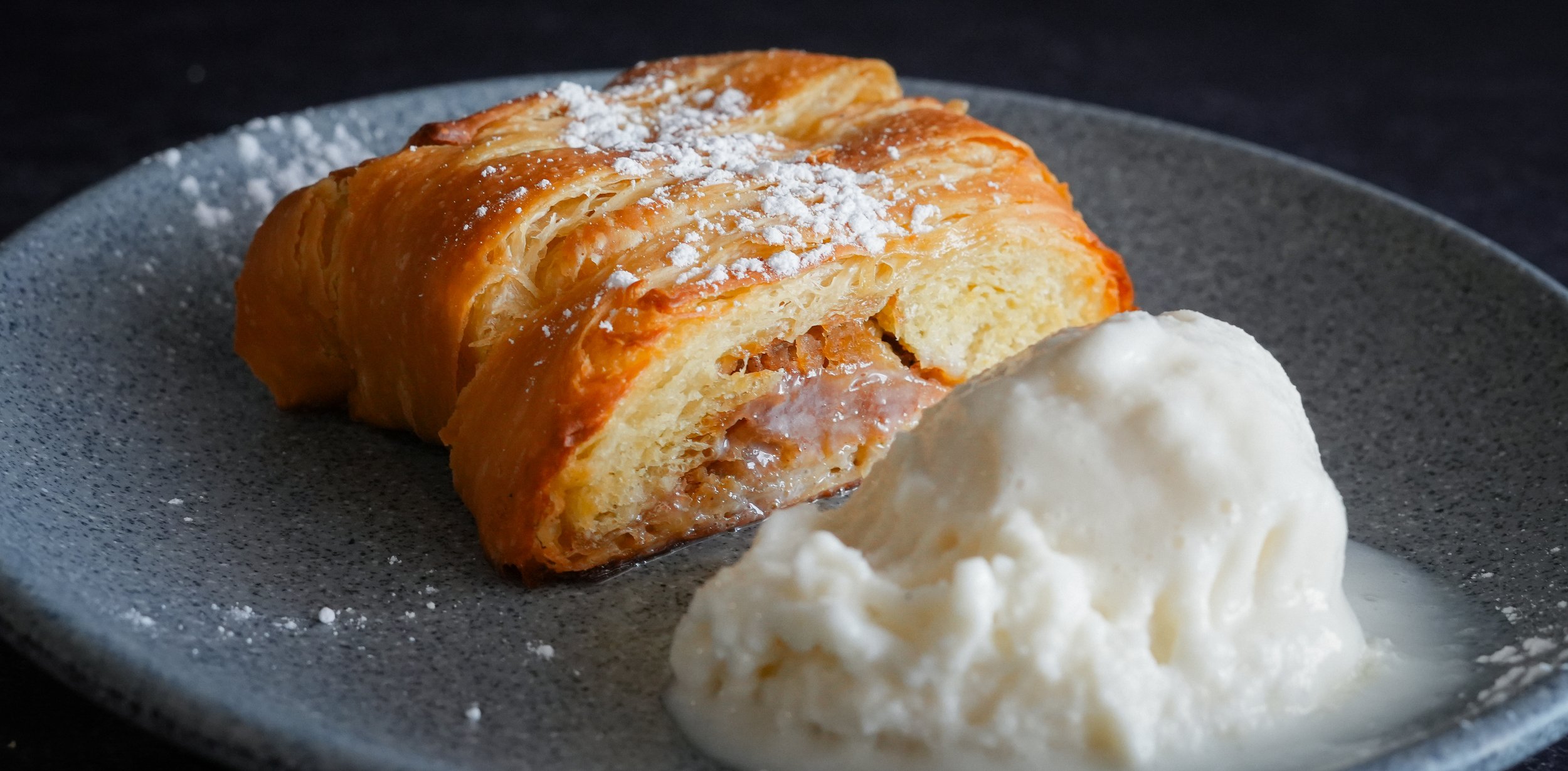STRUDEL AL HORNO CON HELADO