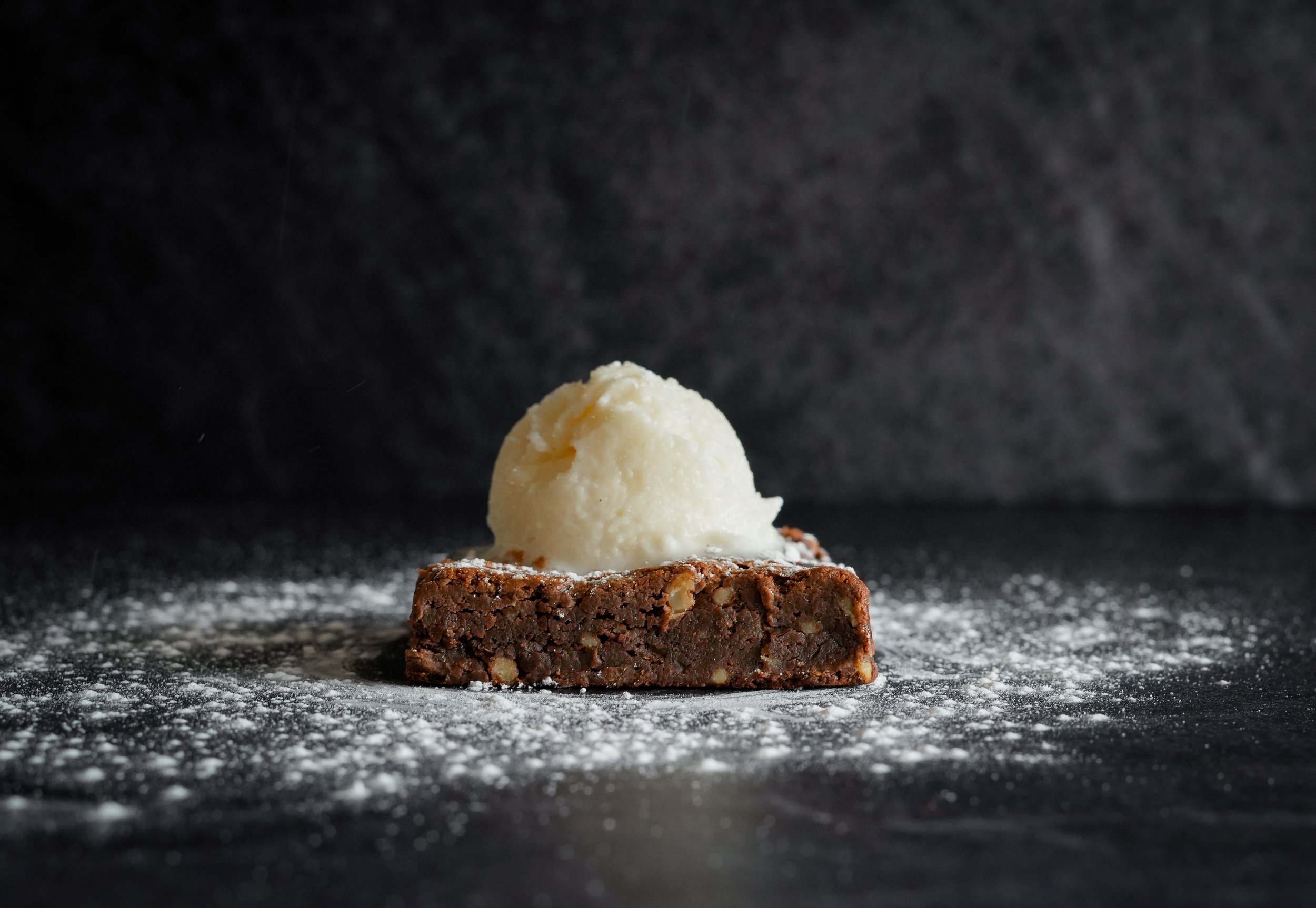 BROWNIE CON HELADO