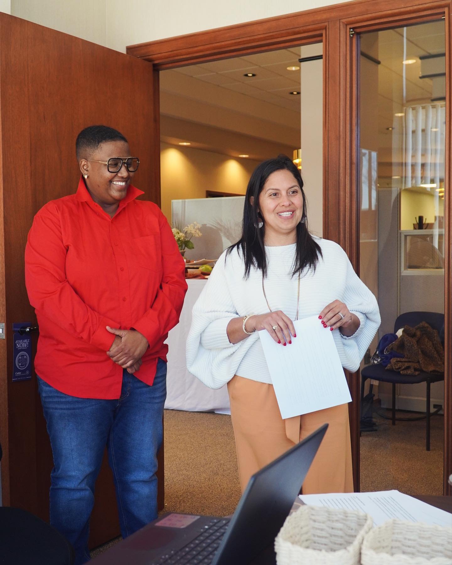Recap of the Artist Incubator Session 3: &ldquo;Separate the Love from the Work.&rdquo; 🗣️

TL;DR: We would love to thank our speakers Monica Adwani (@monicaadwani) of @breezyseguros and Racquel Knight (@rocky_knight90) of @rknightallaboutbusiness, 