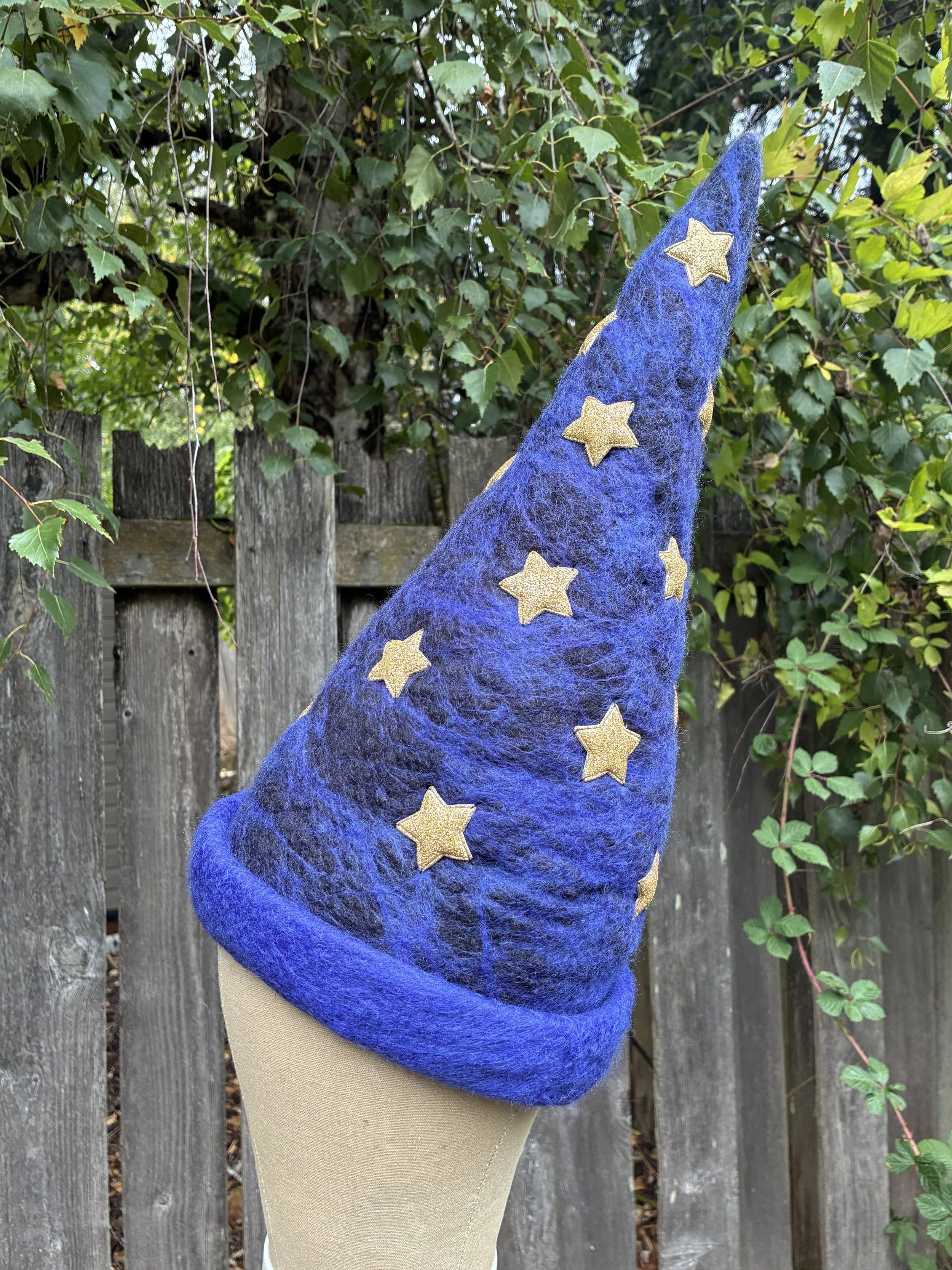 blue starry sorcerer hat 2.jpg