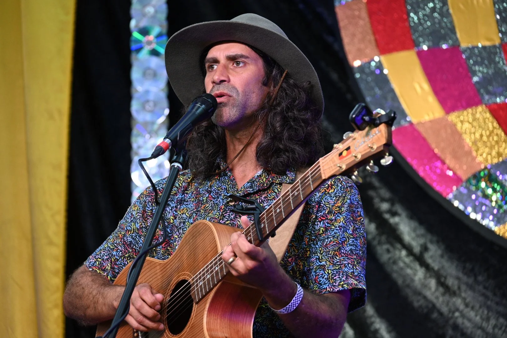 Friday at the festival was a banger! We danced, listened and sang late into the night and are up and at em for day two! 🎻🎶🎪

Saturday serves up a full FOURTEEN HOURS of live music, instrumental sessions, shanties, poetry, dancing, kid-friendly act