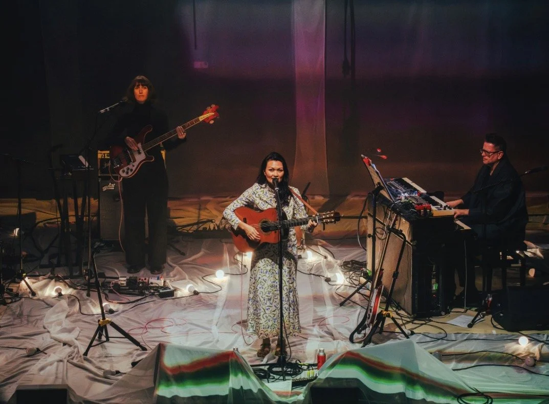 Bic  Runga Brings Red Sunset to Brisbane