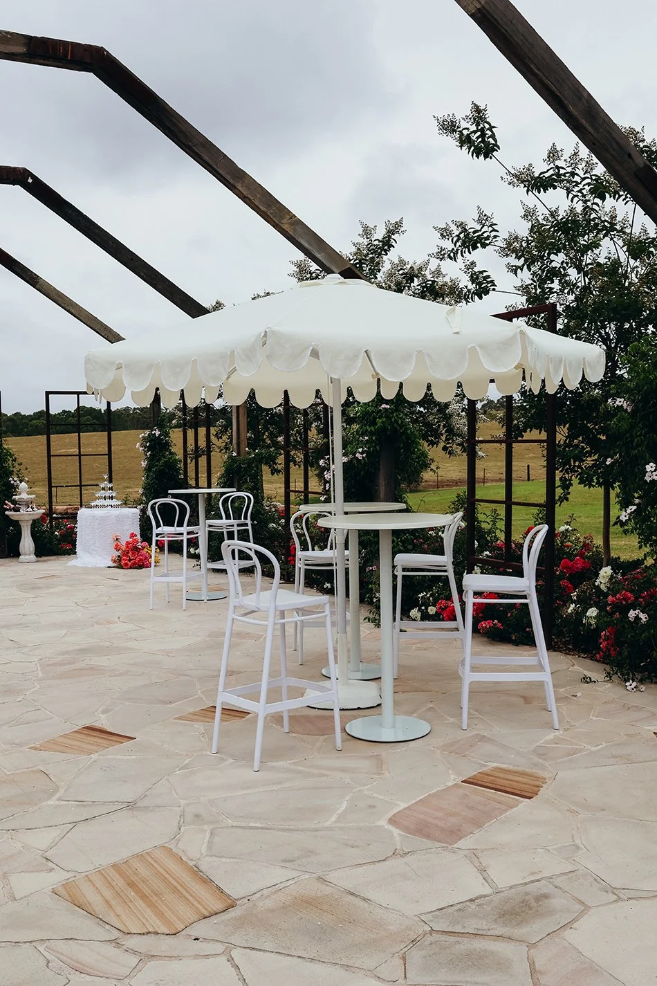 Cream & White Scalloped Umbrella