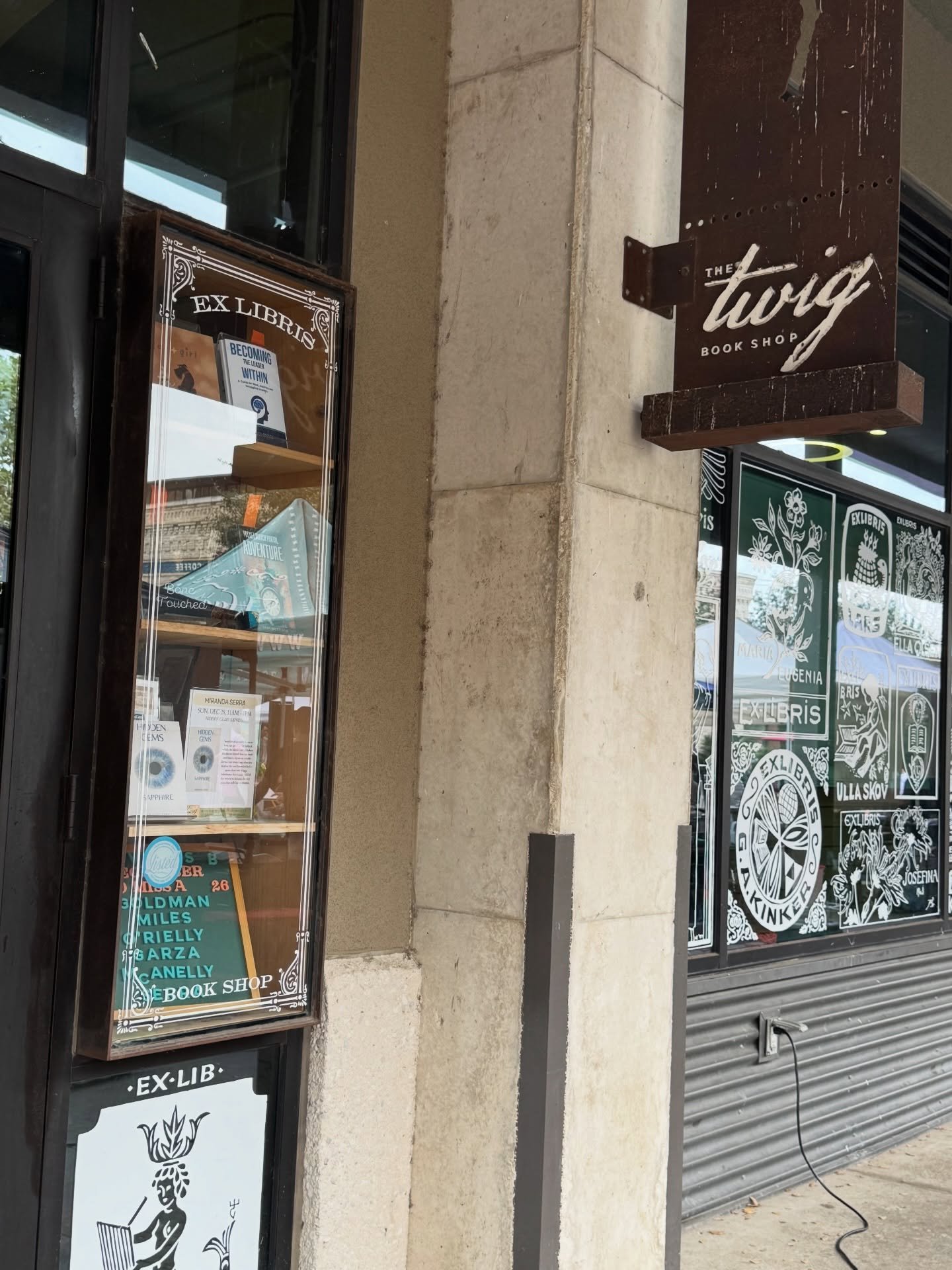 What a gift this day was. 💙✨ 
Hidden Gems: Sapphire has found a home at The Twig. It was such a blessing to meet so many new faces, sign books, and share this moment in person... I&rsquo;ll never take this for granted. 

YOU are why I do it. 

Thank