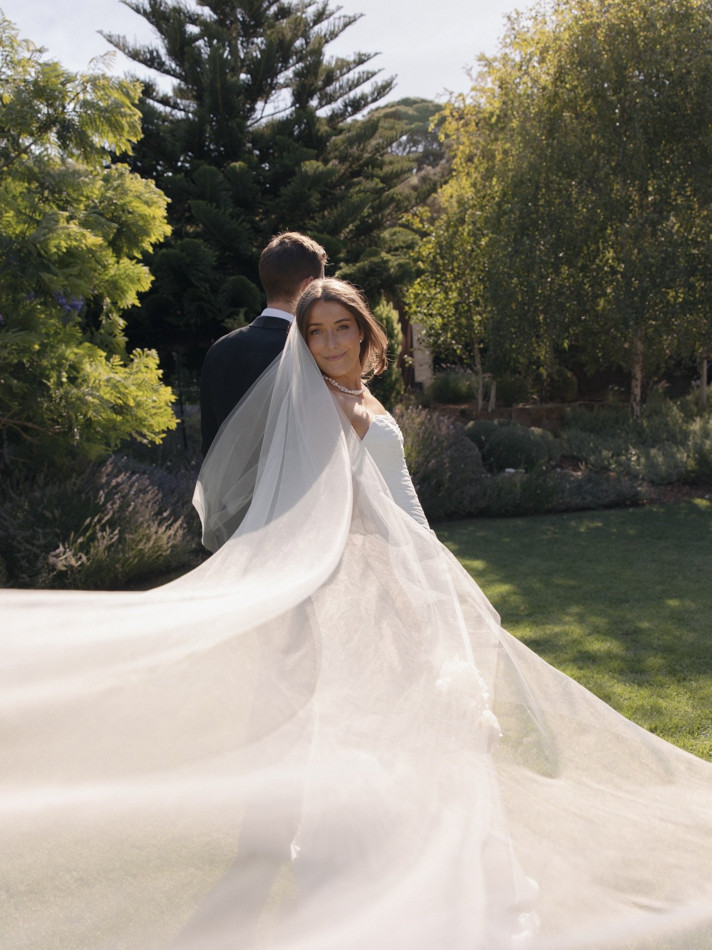 Still can&rsquo;t get over this Day 🤍 Giorgia &amp; Tim

Planner @whitetopevents 
Photography @tenacresagency 
Videography @tenacresagency 
MUA @stellatu 
Dress @lucidibelladesign 
Signage @quill_fineartcreations 
Cake @brunetticlassico 
Florist @mi