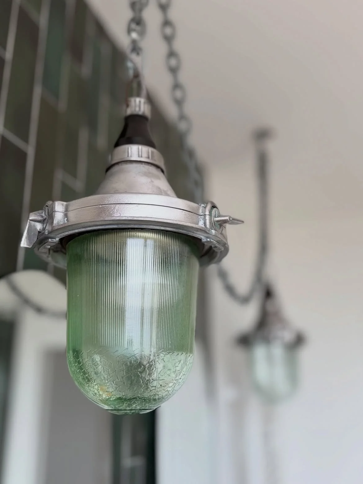 Suspension industrielle verre vert salle de bain haut de gamme Hazebrouck