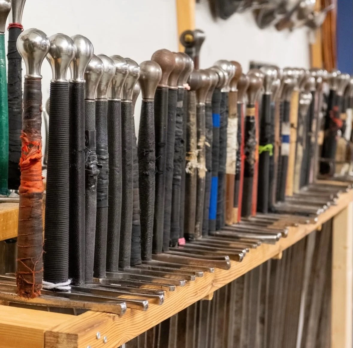 Still some spots left and a few days to sign up for the Historical German Longsword Basics course!

🗓️The course begins on 3.2
🕰️ Lessons are on Tuesdays (19:30-21:00) and Thursdays (20:00-21:30)

All you need to bring with you are indoor training 