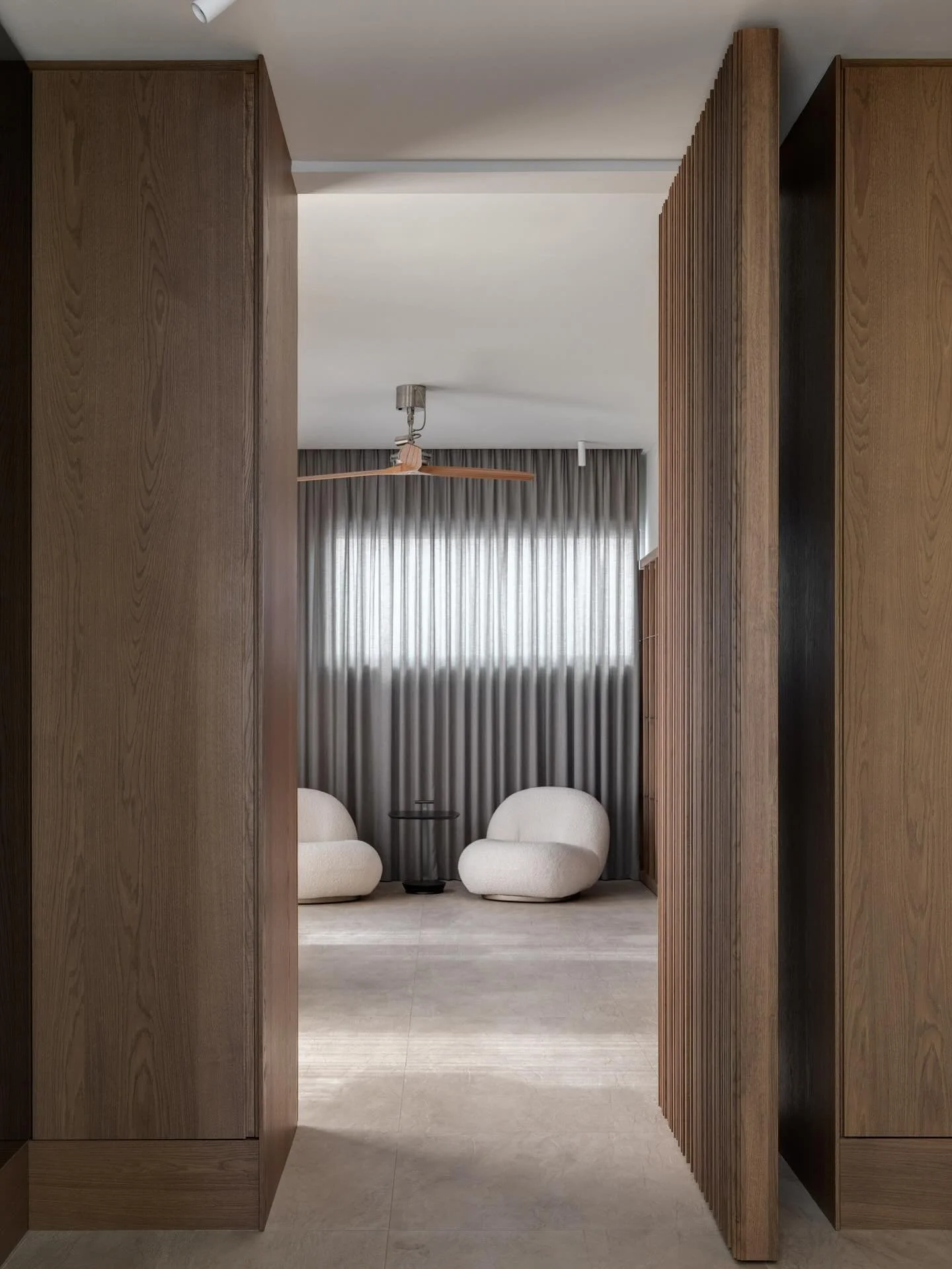 JOIN OUR TEAM
Interior Design Internship

Location: Amsterdam
Duration: 5 to 6 months (start date flexible, August or September)

Kolenik Design Studio is seeking motivated and talented interns to join our team. This internship offers a unique opport