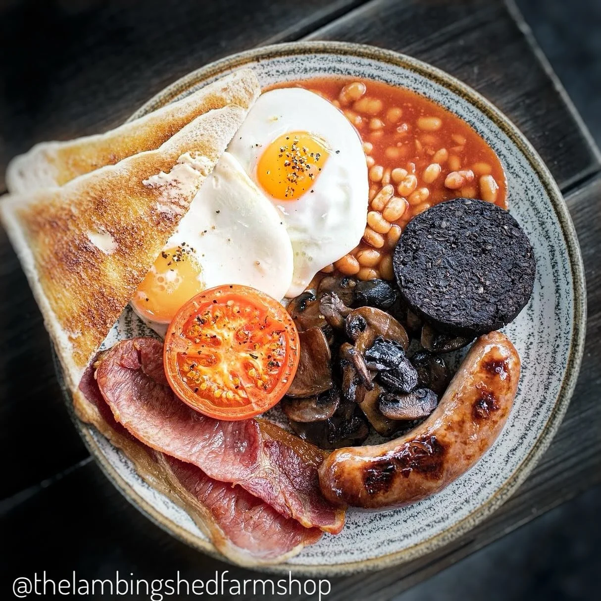 Fruitpiggery c/o @thelambingshedfarmshop. Fruit Pig customers for quite a few years now, this Knutsford/ Tatton Park farmshop has locals and not-so-locals making regular pilgrimages. Filling your shopping basket, and your belly, will not be difficult