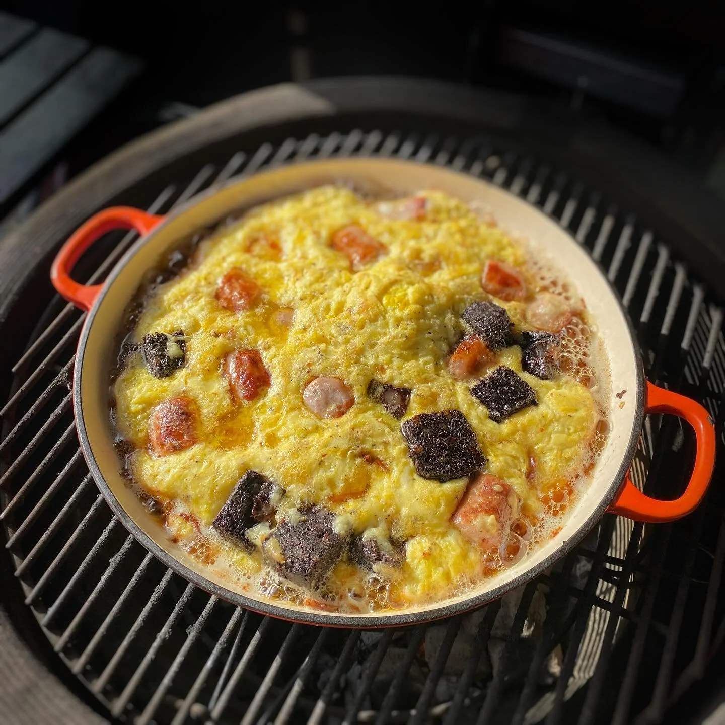 Fritatta full English! Change-up and share the love.  So simple even we could do it.  We&rsquo;re not so good at the black pudding distribution though! Protein-packed and low carb (a few grains in the snorkers and black). #Full English #blackpudding