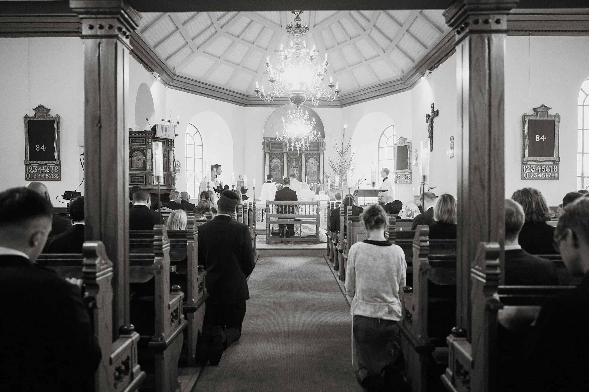 weddingsbyengblom-katolsk-vigsel-kyrka-vinterbrollop