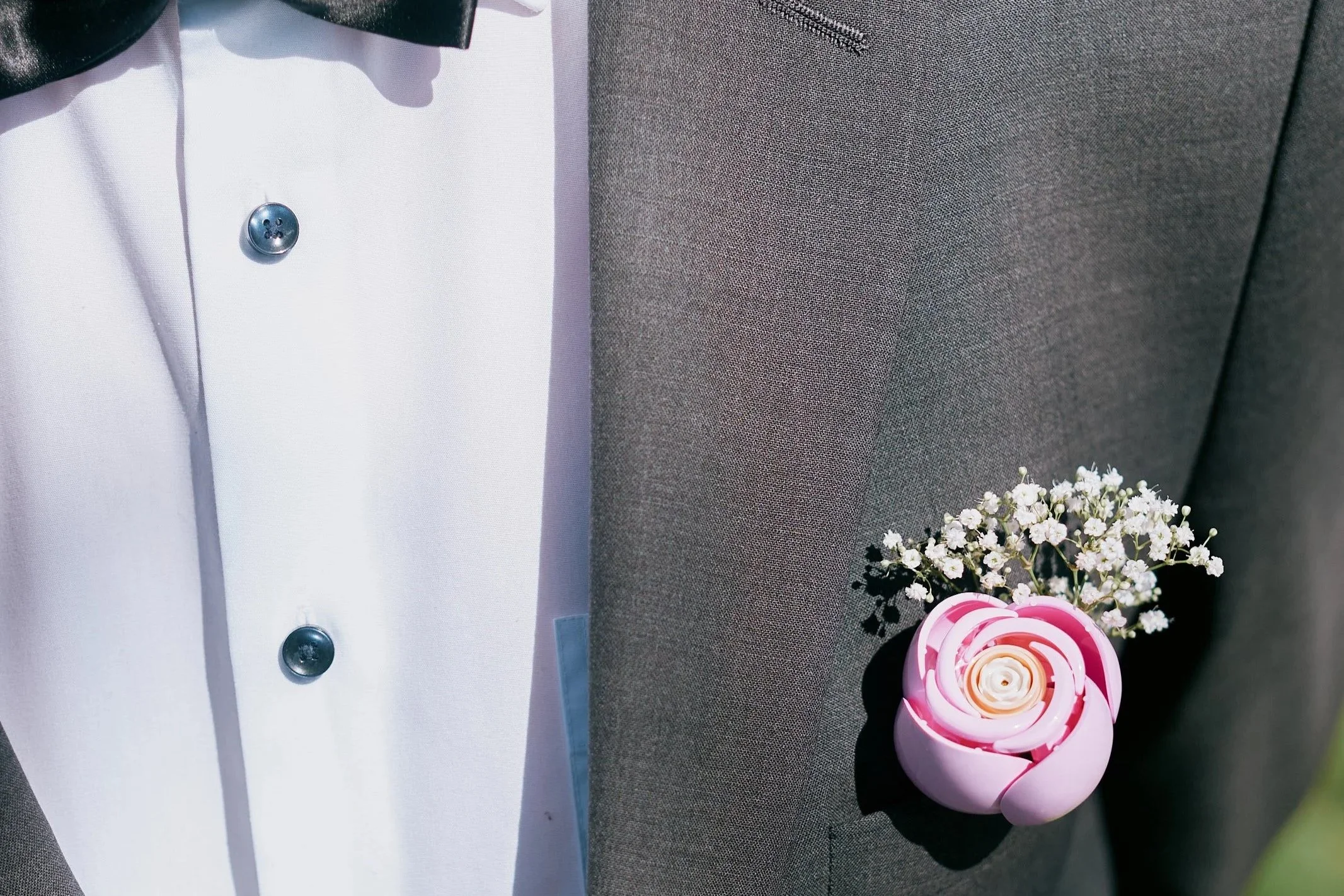 Lego boutonniere