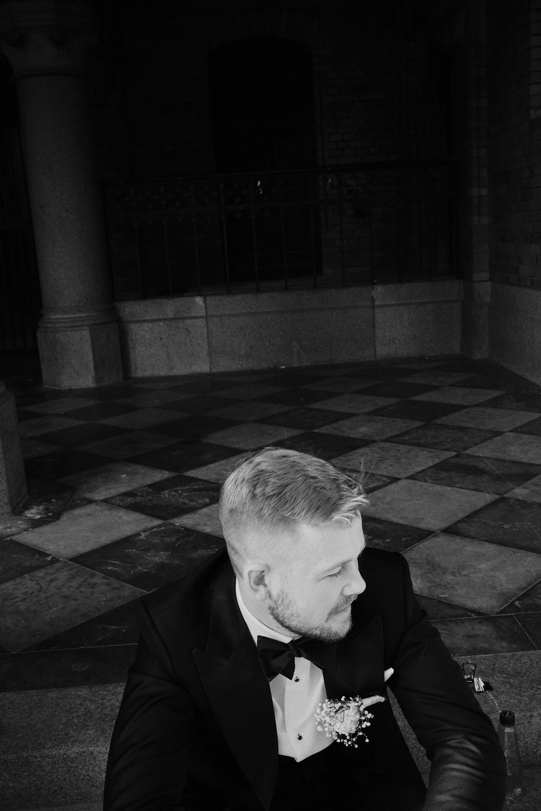 Groom portrait at Kaserngården in Gothenburg
