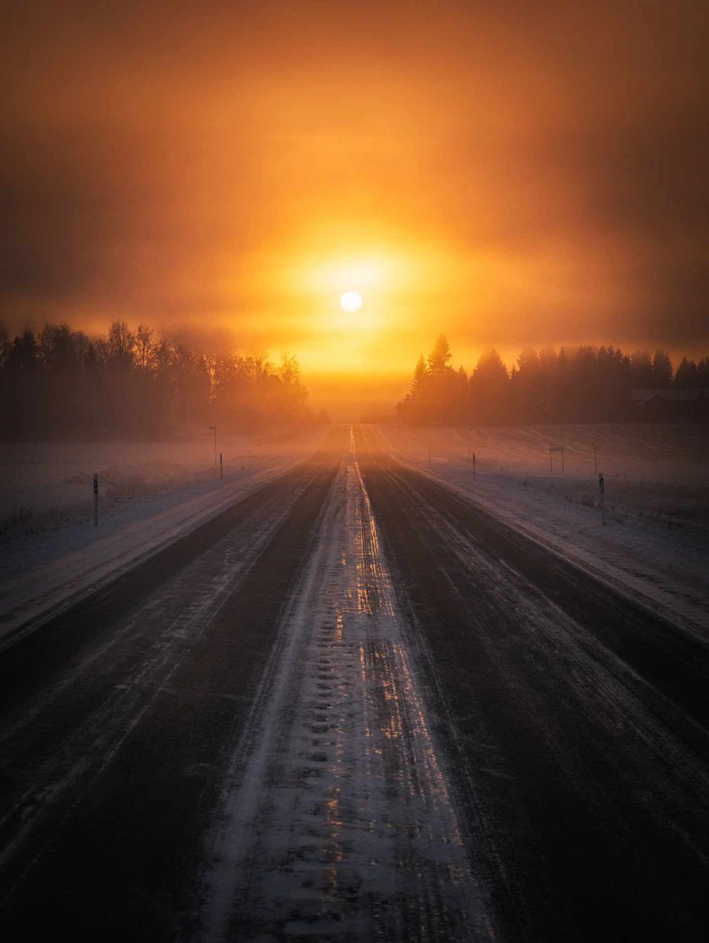 ❄️road heading toward the sunrise 🌫️☀️