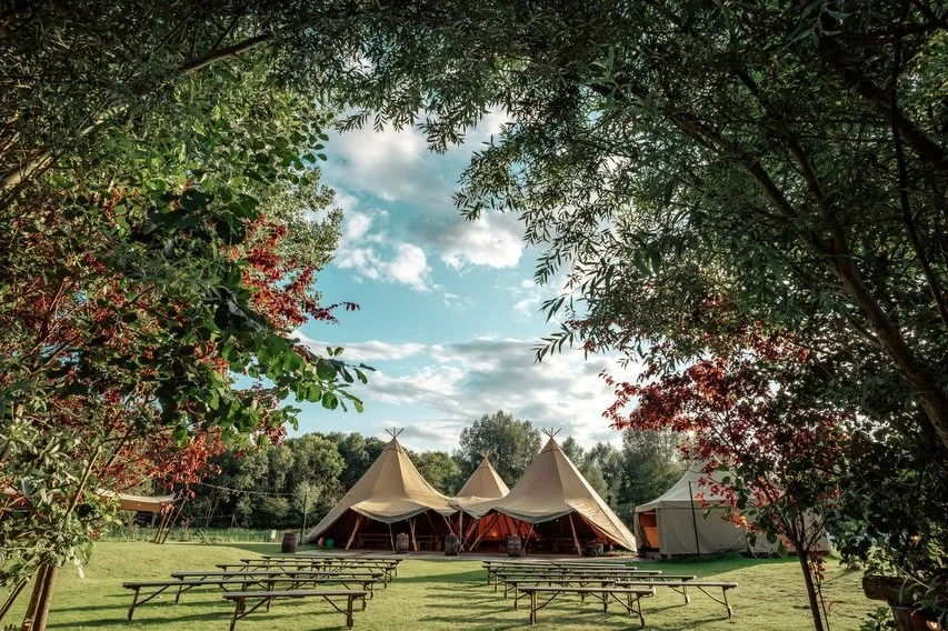 Browning Bros Wedding Show
Thursday 7th May - Evening Soiree
4:30PM - 8:30pm | Free entry
 Chalkney Water Meadows - wedding show hosted here - 4:30PM - 8:30PM An expansive lakeside destination featuring three interconnected tipis, a willow ceremonial