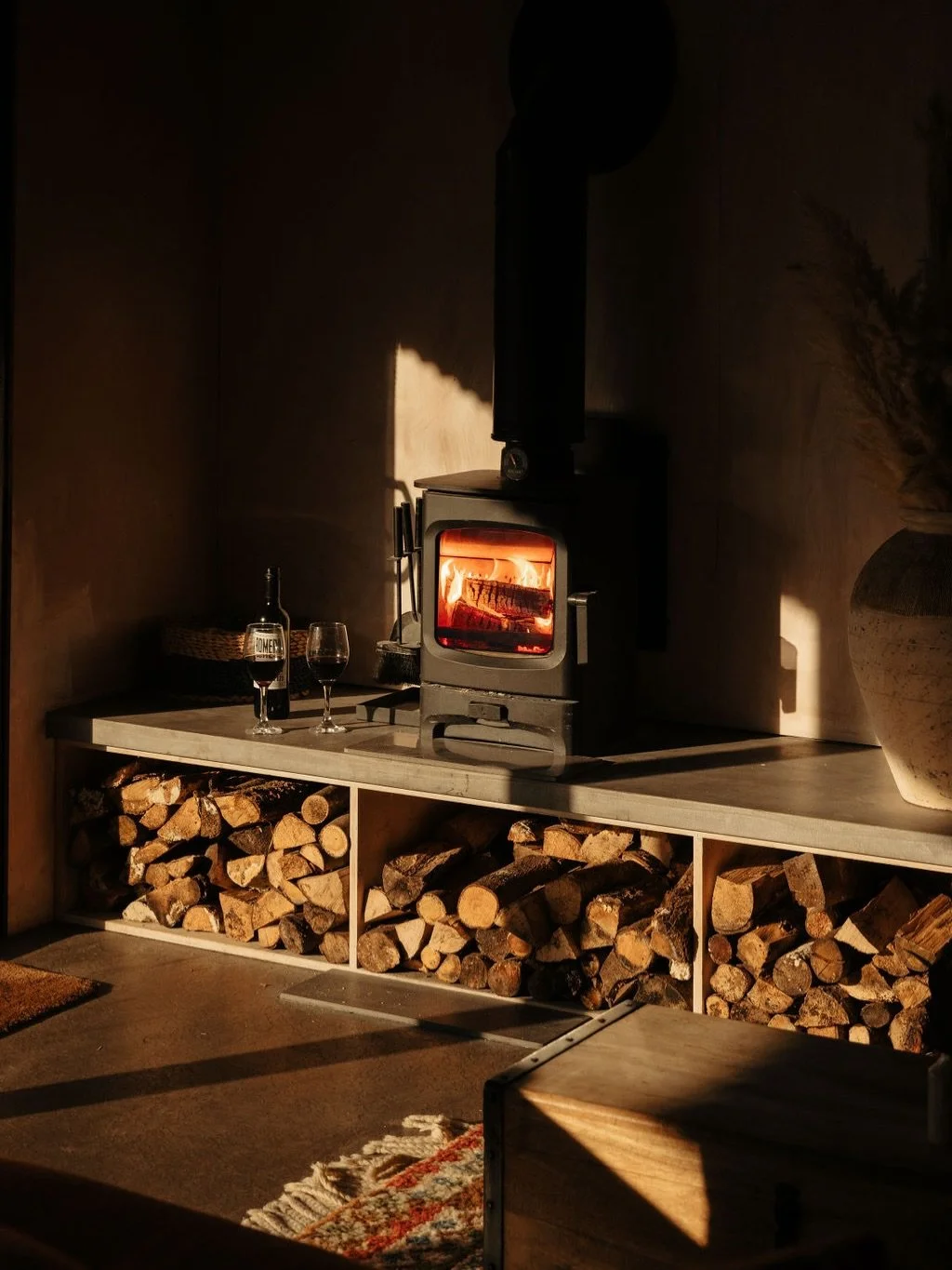Golden hour at Kingfisher&rsquo;s Nest 🌞

Our most popular cabin now has some availability next week. Check in to your lakeside retreat on Monday 18th, for a few days of a slower routine, sauna recovery and observing nature from the hot tub. 

Book 