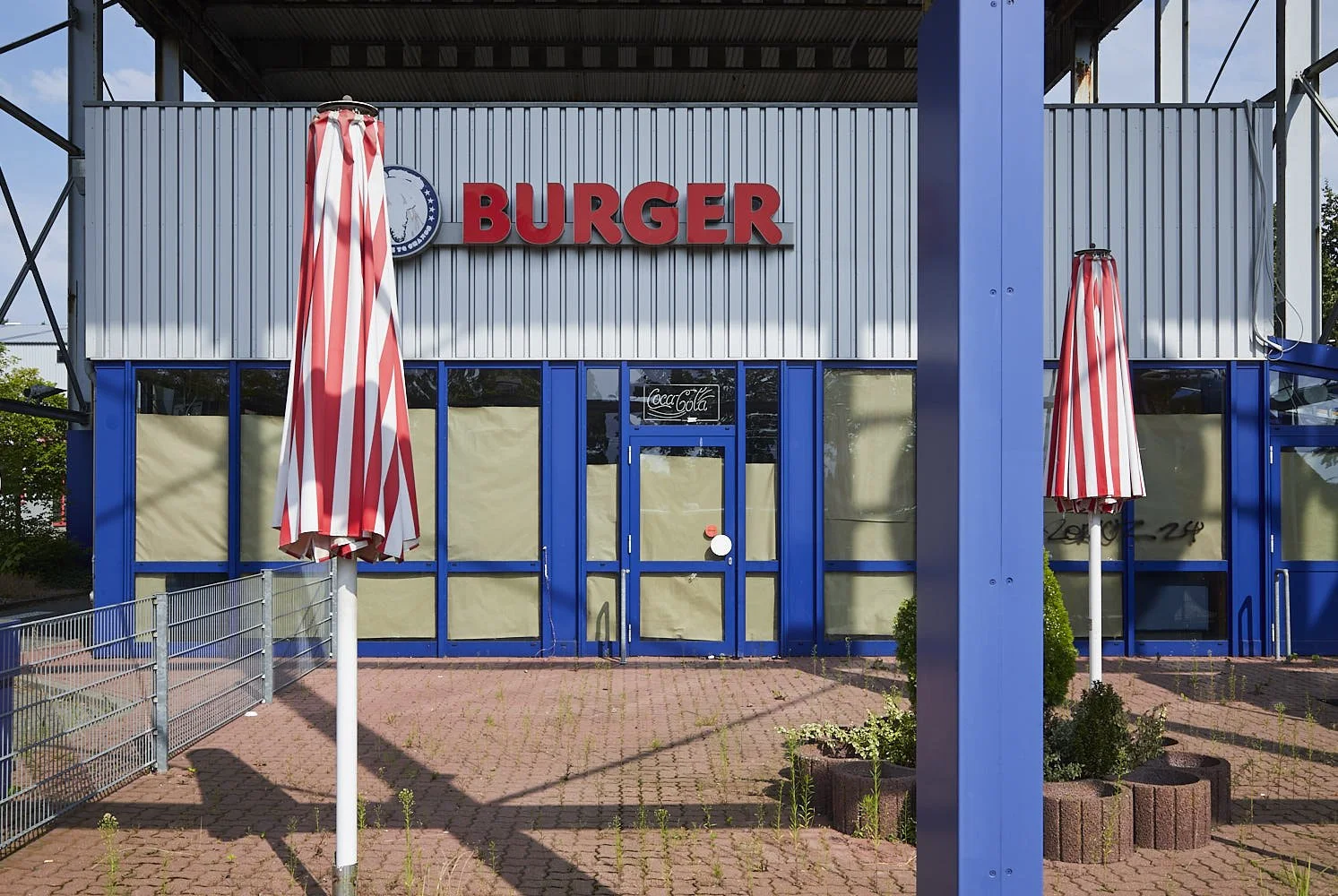 ladenleerstand-burgerladen-schnellrestaurant-in-hamburg-ladensterben-fotograf-reiner-ohms-seevetal-bei-hamburg.jpg